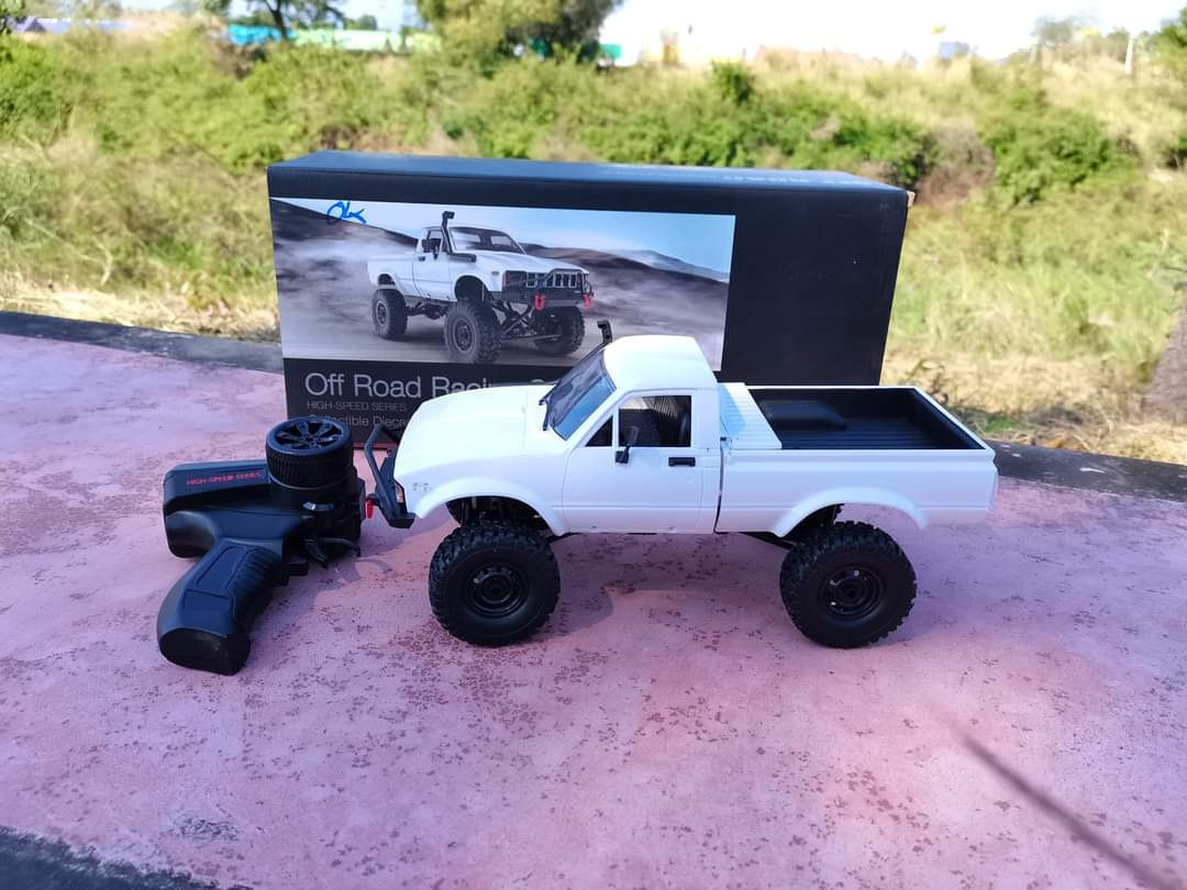 รถบังคับวิทยุ WPL C24 RTR RC CAR 2.4GHZ ระบบ 4x4 4WD TOYOTA HILUX สินค้าชุดพร้อมเล่น