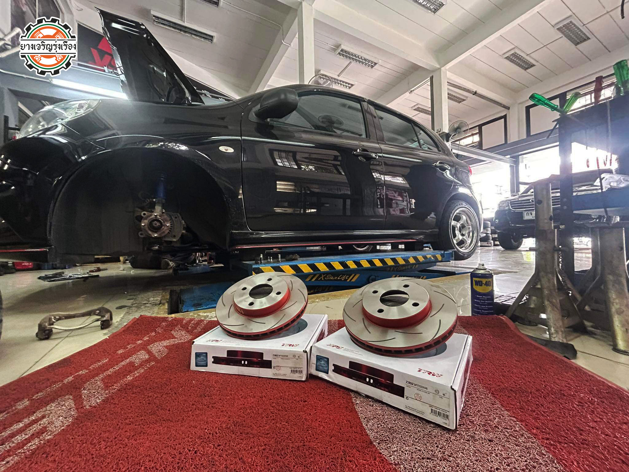 NISSAN MARCH ชุดเบรกเดิมเสียงดัง จัดชุดใหญ่ ครบจานเบรกอัพเกรด + ผ้าเบรกอย่างดี เลือกจานเบรกอัพเกรดเซาะร่อง TRW รุ่น XPS พร้อมบริการติดตั้ง ครบ จบ ที่เดียว พร้อมจัดชุด ผ้าเบรกอย่างดี เบรกนิ่ม ฝุ่นไม่เยอะ ไม่กินจาน เสียงไม่ดัง ดูดเท้า ปลอดภัย มั่นใจทุกครั้งที่กดเบรก จัดให้ครับ อัพเกรดระบบเบรกของรถยนต์ ให้ปลอดภัยยิ่งขึ้นด้วยจานเบรก XPS จานเบรกอัพเกรดที่ผ่านการทดสอบแตกร้าว ด้วยมาตรฐานที่สูงกว่าจานเบรกเดิมติดรถที่ใช้งานอยู่ทั่วไป😍 😨จานเบรกของรถยนต์ที่ติดมาจากโรงงานนั้นรองรับการใช้งานแบบทั่วไป ตามเสปคที่ต้องออกแบบให้สอดคล้องกับประเภทของรถ เช่น eco car ก็จะได้ผ้าเบรกเกรดนึงที่ถูกคำนวณออกมาแล้วว่าพอดีกับการใช้งาน รองรับการทำงานได้ประมาณนึง แต่หากเราต้องการใช้งานเบรกที่หนักหน่วงกว่านั้น ยาวนาน และต่อเนื่องกว่าปกติ เกินกว่าที่ผ้าเบรกทั่วไปรับได้ก็ต้องระวังเรื่องความเสียหายที่ตามมา ชุดอัพเกรดเบรกที่เพิ่มสมรรถนะเบรก ไม่ว่าจะเป็นการเปลี่ยนคาลิปเปอร์เบรกให้ใหญ่ขึ้น หรือ เพิ่มพอร์ทเบรกให้เยอะขึ้น ขยายจานเบรก กัดเจาะ เซาะร่อง หรือเปลี่ยนสายน้ำมันเบรกให้เป็นสายถักก็ดูจะเป็นทางเลือกที่ดี แต่ก็ต้องแลกด้วยมูลค่าที่สูง และต้องดัดแปลง หลายครั้งที่อาจจะไม่จบ และเกิดปัญหาบานปลาย😫💥 📈เพิ่มสมรรถนะการจเบรกให้ฉับไว อยู่หมัด มั่นใจ🆗 📈 จานเบรกรองรับการทำงานอย่างหนัก ทนอุณหภูมิจากการเบรกต่อเนื่องมากกว่าจานเบรกทั่วไป🆙 📈 เนื้อจานเบรกแข็งแรงเหนียว ทนทาน ไม่แตกร้าว🆗 📈 ร่องจานเบรกเพิ่มประสิทธิภาพการระบายความร้อน จานเบรกไม่คดงอง่าย 📈 ร่องจานเบรกคายเศษฝุ่นเบรก ลดเสียงจากการใช้งาน 😍 📈 ลดระยะการเบรกให้สั้นลง ปลอดภัยทุกการเดินทาง🆗 📈ขนาดเดิมตรงรุ่น ไม่ต้องดัดแปลงหรือโมดีฟาย ไม่ส่งผลกระทบต่อชิ้นส่วนอื่นใกล้เคียง😍 ✅พร้อมบริการติดตั้งset up ครบ จบ ที่เดียว🚗🚕🚙🚐🛻🚚 โทร : 08-6544-5963 บุ๊ก และทีมงาน ยินดีต้อนรับครับ 𝙊𝙪𝙧 𝙎𝙚𝙧𝙫𝙞𝙘𝙚 บริการทางร้าน เรารับทำอะไรบ้าง 🔧 ติดตั้งยางแบบไร้รอย 100% 🔧 บริการสลับยาง ตามอายุ 🔧 มียางรถยนต์ทุกยี่ห้อให้เลือกซื้อ 🔧 เช็คช่วงล่าง แก้ปัญหาให้ตรงจุด 🔧 บริการล้างลิ้นปีกผีเสื้อ 🔧 บริการเช็คระยะรถยนต์ 🔧 เปลี่ยนถ่ายของเหลวทั้งระบบ 🔧 ตั้งศูนย์ด้วยเครื่อง HUNTER นำเข้าจาก USA สอบถามข้อมูลเพิ่มเติม หรือนัดหมายเข้ารับบริการ Tel : 08-6569-1915 Tel : 08-6544-5963 Line id : @88rw Tiktok : https://www.tiktok.com/@88rwycrr Youtube : https://youtube.com/@88rw Facebook : https://www.facebook.com/amsfixservice Location : https://goo.gl/maps/HrNUAZXPN94KvxZ98?coh=178573&entry=tt #รถยนต์มีปัญหาไม่รู้ต้องแก้ตรงไหน ทางเรายินดี ตรวจหาปัญหาและหาวิธีแก้ บอกลูกค้าก่อนลงมือทำเสมอราคาเป็นธรรมไม่เอาเปรียบ สบายใจคุณลูกค้า ---------------------------------- ดูแลให้คำปรึกษาทุกปัญหาคาใจ ไม่ทิ้งลูกค้า มีบริการหลังการขาย 【ให้ผู้เชี่ยวชาญของเรา ดูแลรถคุณ】 ร้านยางเจริญรุ่งเรือง ยินดีต้อนรับครับ ---------------------------------- #จานเบรก #XPS #TRW