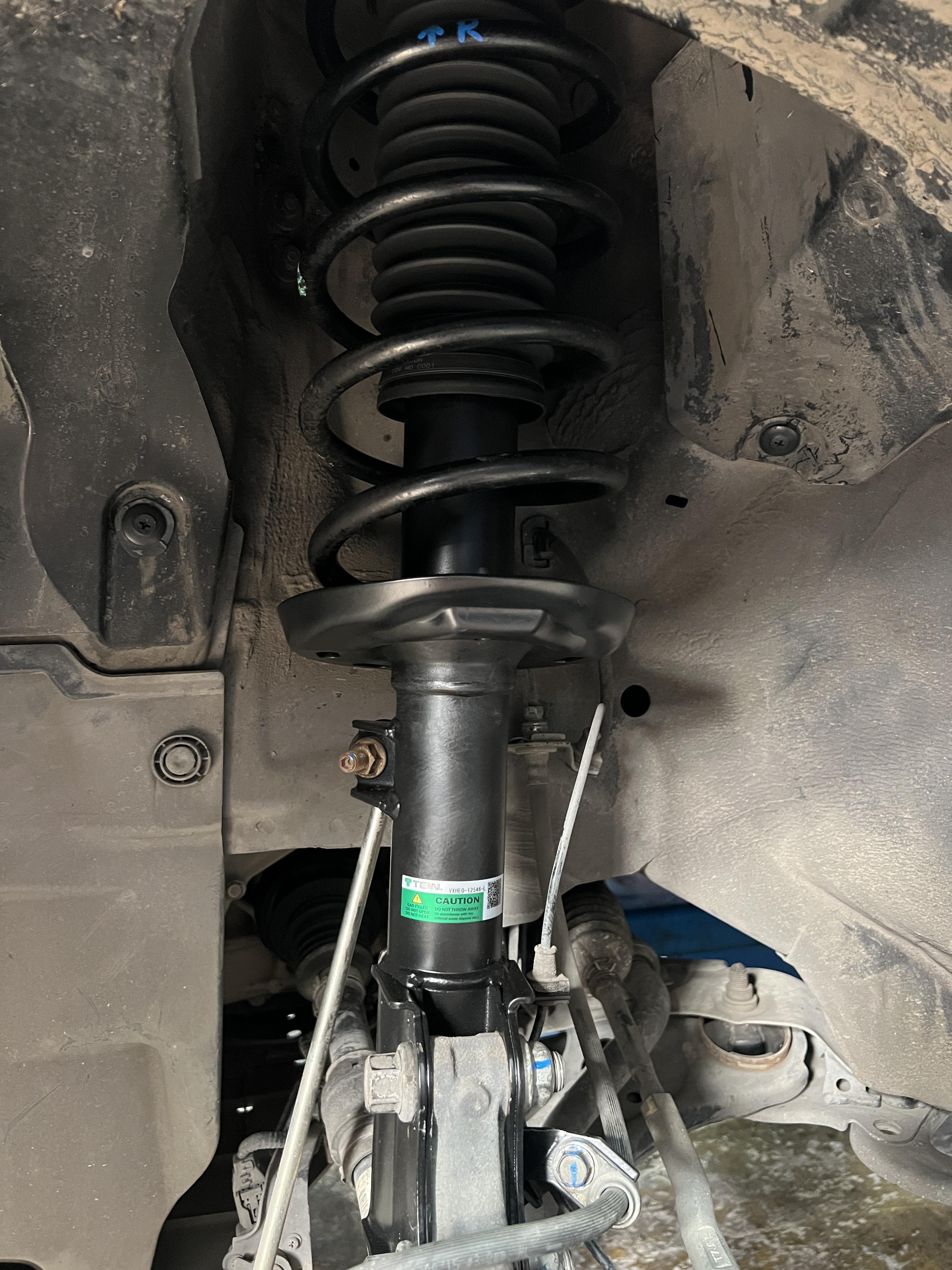 HONDA HRV เข้ารับบริการเปลี่ยนโช้ตอัพรถยนต์ [+] TEIN ENDURA PRO BASIC Location : https://goo.gl/maps/HrNUAZXPN94KvxZ98? รถยนต์มีปัญหาไม่รู้ต้องแก้ตรงไหน ทางเรายินดี ตรวจหาปัญหาและหาวิธีแก้ บอกลูกค้าก่อนลงมือทำเสมอด้วยราคาเป็นธรรม เวลาบริการ วันจันทร์-วันอาทิตย์ 09:00 น. - 17.30 น. #TeinEnduraproBasic #hondahrv #โช้คอัพ #ช่วงล่าง #โช๊ค #ยางรถยนต์