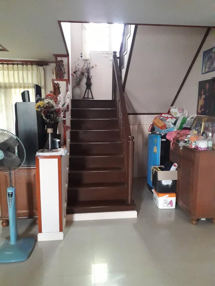 ขายบ้านเนื้อที่ 80 ตารางวา สามห้องนอน สามห้องน้ำ