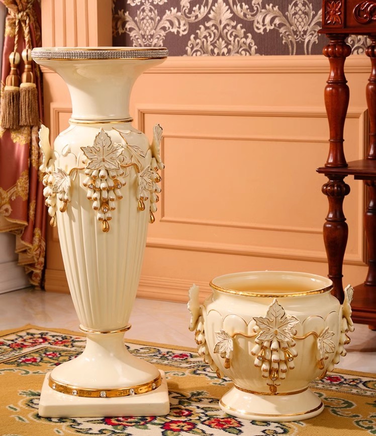 กระถางต้นไม้หลุยส์ 03