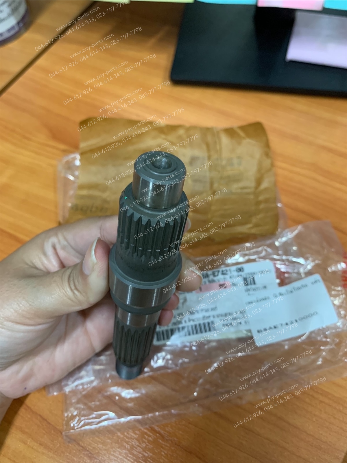 เพลาล้อหลัง FILANO/HYBRID, GRAND FILANO/HYBRID แท้ๆ B8A-E7421-00