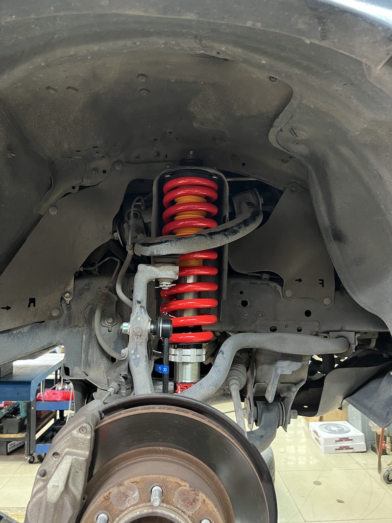 Fortuner Champ ติดตั้งโช้คอัพ YSS E-Series Full Set พร้อมสปริง YSS Performance สิ่งที่จะได้รับหลังจากติดตั้ง: ฟีลลิ่งนุ่มนวล มั่นใจ: โช้คอัพ YSS E-Series (Monotube) พร้อมเทคโนโลยี VVSC ช่วยให้รถนุ่มนวลเมื่อขับช้า และหนึบแน่นเมื่อใช้ความเร็ว ลดอาการโคลงเคลง: สปริง YSS Performance ถูกออกแบบมาเพื่อบาลานซ์น้ำหนักรถ PPV โดยเฉพาะ ช่วยลดอาการโยนตัวของรถได้อย่างมีประสิทธิภาพ ทนทานคุ้มค่า: โช้คอัพ Monotube ทำงานได้อย่างเสถียร ระบายความร้อนได้ดี และสามารถ เปิดซ่อมบำรุงได้ ตลอดอายุการใช้งาน จบครบทุกปัญหา: ติดตั้งโดยทีมช่างผู้เชี่ยวชาญ พร้อมบริการตั้งศูนย์ด้วยเครื่องมือที่ทันสมัยที่สุด เหมาะสำหรับใคร? เจ้าของ Fortuner ที่เน้นความสมดุลของช่วงล่างสำหรับการใช้งานในชีวิตประจำวันและเดินทางไกล ผู้ที่ต้องการยกระดับ Performance ให้ดีกว่าโช้คเดิมติดรถอย่างชัดเจน 👉 เปลี่ยนรถคุณให้ขับขี่สนุกและปลอดภัยกว่าเดิม! นัดหมายเข้ารับบริการได้เลยครับ 📌 สอบถามข้อมูลเพิ่มเติม หรือนัดหมายเข้ารับบริการ ☎️ : 08-6569-1915 ☎️ : 08-6544-5963 💬 Line id : @88rw 📍 Location : https://goo.gl/maps/HrNUAZXPN94KvxZ98 🌐 Facebook : https://www.facebook.com/88rwtire #Toyota #Fortuner #FortunerChamp #YSS #YSSSuspension #ESeries #YSSPerformance #โช้คอัพ #ช่วงล่าง #ยางเจริญรุ่งเรือง #นนทบุรี #งามวงศ์วาน