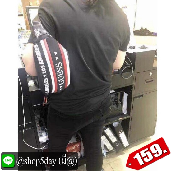 🚀 หนัง PU สุดเก๋ กระเป๋าคาดอก-คาดเอว 🥰 GUESS