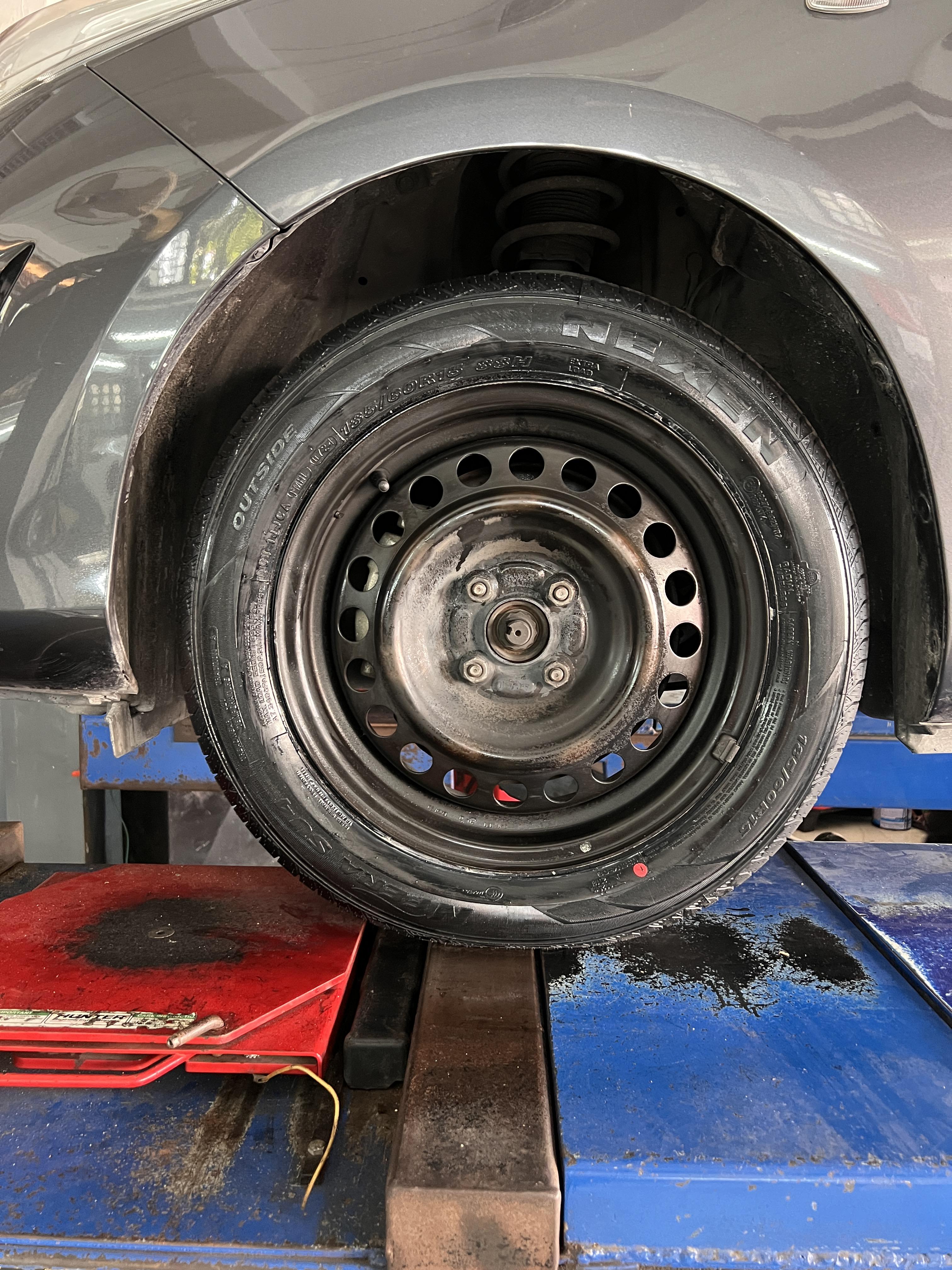 TOYOTA YARIS ATIV เข้ารับบริการเปลี่ยนยางรถยนต์ [+] NEXEN SU4 185/60R15 *เพื่อความสะดวกในการรับบริการ นัดหมายเวลาก่อนเข้ารับบริการทุกครั้งครับ 𝙊𝙪𝙧 𝙎𝙚𝙧𝙫𝙞𝙘𝙚 บริการทางร้านเรารับทำอะไรบ้าง 🔧 มียางรถยนต์ทุกยี่ห้อให้เลือกซื้อ 🔧 โช้คอัพ สปริง 🔧 เช็คช่วงล่าง แก้ปัญหาให้ตรงจุด 🔧 ติดตั้งยางแบบไร้รอย 100% 🔧 บริการสลับยาง ตามอายุ 🔧 บริการล้างลิ้นปีกผีเสื้อ 🔧 บริการเช็คระยะรถยนต์ 🔧 เปลี่ยนถ่ายของเหลวทั้งระบบ 🔧 ตั้งศูนย์ด้วยเครื่อง HUNTER นำเข้าจาก USA สอบถามข้อมูลเพิ่มเติม หรือนัดหมายเข้ารับบริการ ☎️ : 08-6569-1915 ☎️ : 08-6544-5963 Line id : @88rw Tiktok : https://www.tiktok.com/@88rwycrr Youtube : https://youtube.com/@88rw Facebook : https://www.facebook.com/88rwtire Location : https://goo.gl/maps/HrNUAZXPN94KvxZ98?coh=178573&entry=tt #รถยนต์มีปัญหาไม่รู้ต้องแก้ตรงไหน ทางเรายินดี ตรวจหาปัญหาและหาวิธีแก้ บอกลูกค้าก่อนลงมือทำเสมอราคาเป็นธรรมไม่เอาเปรียบ สบายใจคุณลูกค้า ร้านยางเจริญรุ่งเรือง ยินดีต้อนรับครับ