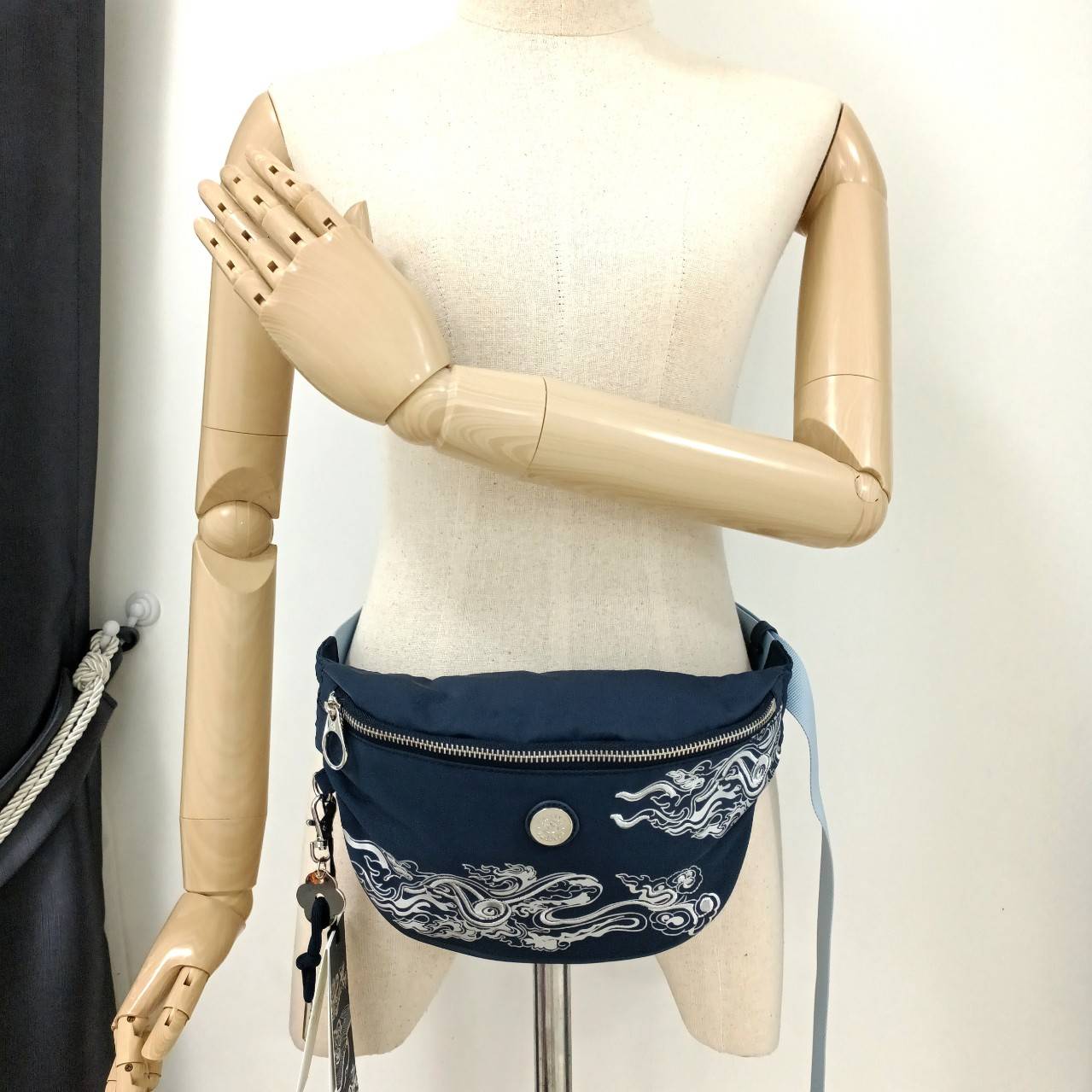 กระเป๋าคาดอก KIPLING กระเป๋าคาดเอว คิปลิ้ง Youngle Palace waist bag