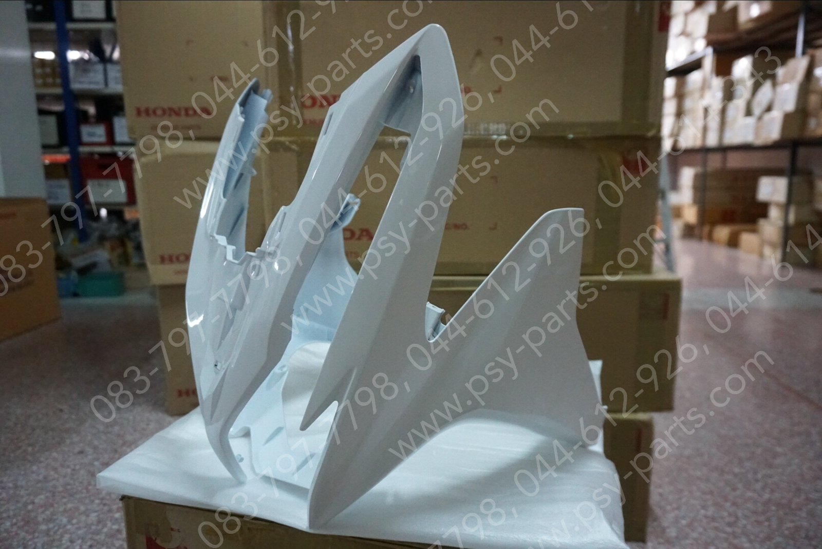 หน้ากากไฟหน้า CLICK 125-I แท้ๆ สีขาว (H196) 64301-KZR-700ZC