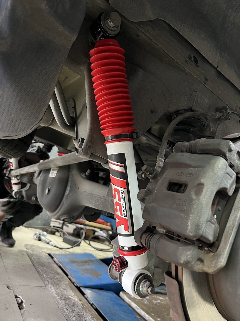 Hyundai H1 | โช้คอัพหลัง YSS DTG Plus + สปริง YSS Performance | แก้รถตู้โคลงเคลง นุ่มหนึบ ปรับ 7 ระดับ - ยางเจริญรุ่งเรือง ใครใช้ Hyundai H1 แล้วรู้สึกว่ารถตู้โดยสารมีอาการ ท้ายโยน, ย้วยส่าย หรือ โคลงเคลงหนัก เมื่อเข้าโค้ง... ถึงเวลาอัปเกรดชุดใหญ่เพื่อความมั่นคงและความสบายระดับ VIP แล้วครับ! เราจัดชุดอัปเกรดเพื่อสมรรถนะและความนิ่งสูงสุด! ✅ โช้คอัพ YSS DTG Plus คู่หลัง: โช้คอัพหลังปรับความหนืดได้ 7 ระดับ (6 คลิ๊ก) ช่วยควบคุมอาการโยนตัวของท้ายรถได้อย่างตรงจุด ✅ สปริง YSS Performance (หน้า/หลัง): สปริงที่ออกแบบมาเพื่อ บาลานซ์น้ำหนักรถตู้ โดยเฉพาะ ช่วยให้รถนิ่งและลดอาการโคลงเคลงของตัวรถ ✅ VVSC Technology: โช้คอัพทำงานอัจฉริยะ ให้ความนุ่มนวลเมื่อขับช้า และหนึบแน่นเมื่อใช้ความเร็ว ✅ จบครบในที่เดียว: ติดตั้ง Setup และบริการ ตั้งศูนย์ (Hunter) ที่ร้าน ยางเจริญรุ่งเรือง นนทบุรี สิ่งที่จะได้รับหลังจากเข้ารับบริการ: นิ่งสนิท มั่นใจ: รถโคลงเคลงน้อยลงอย่างชัดเจน ผู้โดยสารนั่งสบายยิ่งขึ้น ควบคุมแม่นยำ: พวงมาลัยตอบสนองดีขึ้น หายขาดจากอาการท้ายโยน คุ้มค่าทนทาน: อะไหล่คุณภาพสูงที่วางใจได้ในทุกการเดินทาง 👉 ยกระดับรถตู้ของคุณให้ขับขี่ปลอดภัยและสบายที่สุด! นัดหมายเข้ารับบริการได้เลยครับ 📌 สอบถามข้อมูลเพิ่มเติม หรือนัดหมายเข้ารับบริการ ☎️ : 08-6569-1915 ☎️ : 08-6544-5963 💬 Line id : @88rw 📍 Location : https://goo.gl/maps/HrNUAZXPN94KvxZ98 🌐 Facebook : https://www.facebook.com/88rwtire #Hyundai #H1 #รถตู้ #YSS #DTGPlus #YSSPerformance #โช้คอัพ #ช่วงล่าง #แก้รถโคลง #ยางเจริญรุ่งเรือง #นนทบุรี #งามวงศ์วาน #ตั้งศูนย์