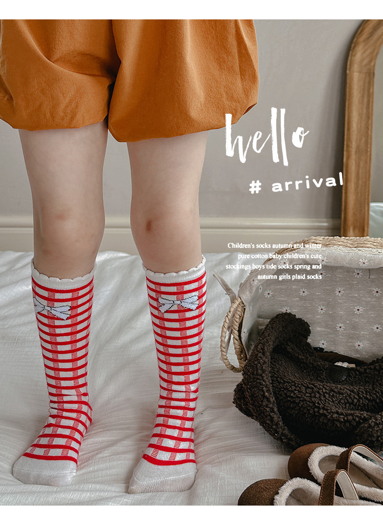 ถุงเท้ายาว ถุงเท้าแฟชั่นเกาหลี ลายสีแดงขาว น่ารัก