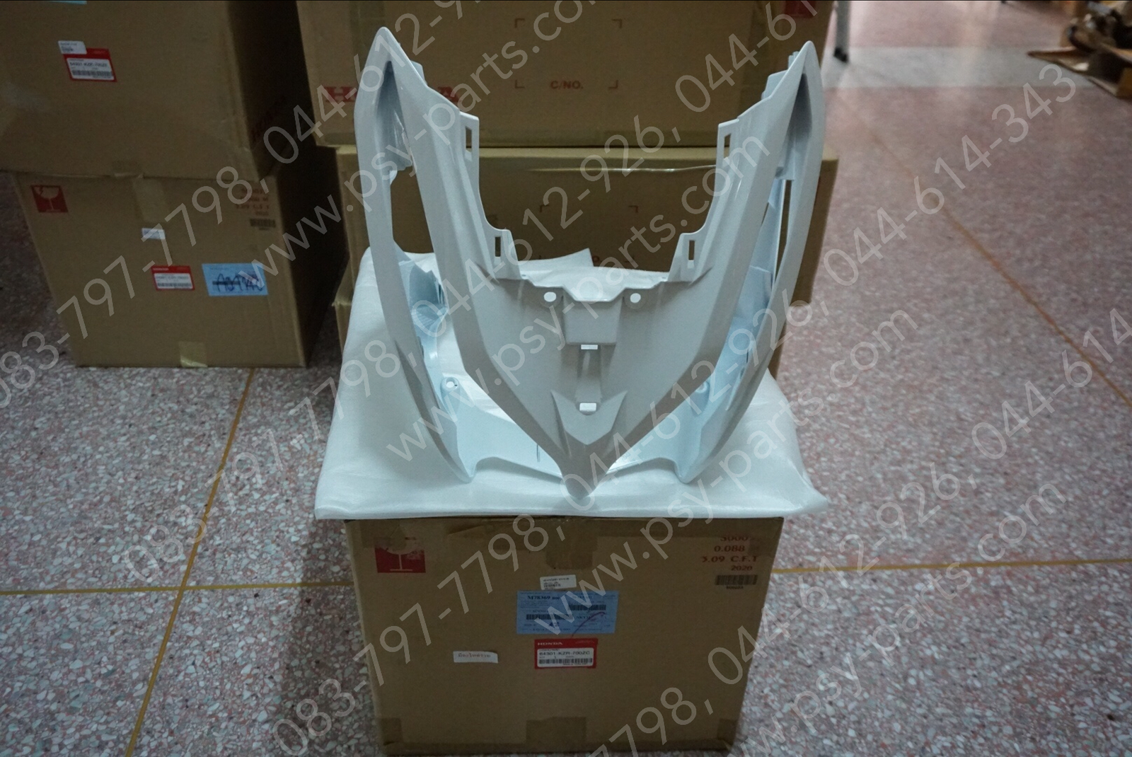 หน้ากากไฟหน้า CLICK 125-I แท้ๆ สีขาว (H196) 64301-KZR-700ZC