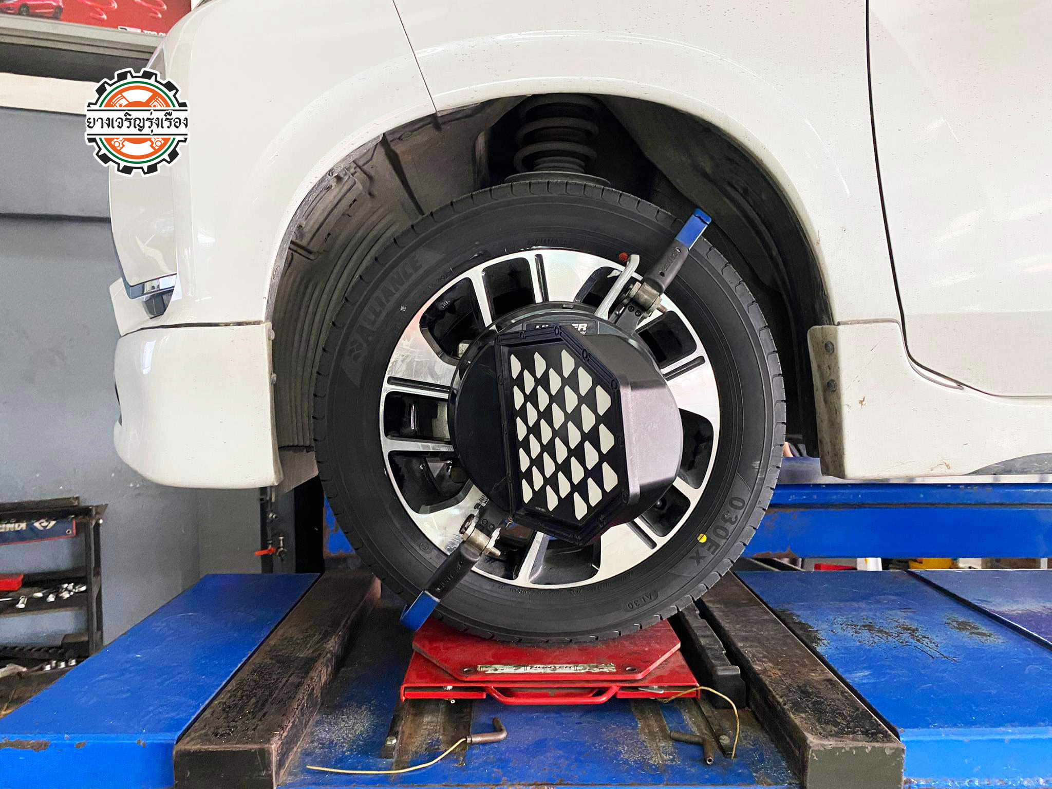 MITSUBISHI XPANDER เปลี่ยนยางรถยนต์ ขอยางผลิตญี่ปุ่น [+] ALLIANCE/AL30 030EX 91V *JAPAN (BY YOKOHAMA) ขนาด 205/55R16 𝙊𝙪𝙧 𝙎𝙚𝙧𝙫𝙞𝙘𝙚 บริการทางร้านเรารับทำอะไรบ้าง 🔧 ติดตั้งยางแบบไร้รอย 100% 🔧 บริการสลับยาง ตามอายุ 🔧 มียางรถยนต์ทุกยี่ห้อให้เลือกซื้อ 🔧 เช็คช่วงล่าง แก้ปัญหาให้ตรงจุด 🔧 บริการล้างลิ้นปีกผีเสื้อ 🔧 บริการเช็คระยะรถยนต์ 🔧 เปลี่ยนถ่ายของเหลวทั้งระบบ 🔧 ตั้งศูนย์ด้วยเครื่อง HUNTER นำเข้าจาก USA สอบถามข้อมูลเพิ่มเติม หรือนัดหมายเข้ารับบริการ Tel : 08-6569-1915 Tel : 08-6544-5963 Line id : @88rw Tiktok : https://www.tiktok.com/@88rwycrr Youtube : https://youtube.com/@88rw Facebook : https://www.facebook.com/88rwtire Location : https://goo.gl/maps/HrNUAZXPN94KvxZ98?coh=178573&entry=tt #รถยนต์มีปัญหาไม่รู้ต้องแก้ตรงไหน ทางเรายินดี ตรวจหาปัญหาและหาวิธีแก้ บอกลูกค้าก่อนลงมือทำเสมอราคาเป็นธรรมไม่เอาเปรียบ สบายใจคุณลูกค้า ---------------------------------- ดูแลให้คำปรึกษาทุกปัญหาคาใจ ไม่ทิ้งลูกค้า มีบริการหลังการขาย 【ให้ผู้เชี่ยวชาญของเรา ดูแลรถคุณ】 ร้านยางเจริญรุ่งเรือง ยินดีต้อนรับครับ ---------------------------------- #โช๊คอัพรถยนต์ #monroe #yss #kayaba #profender #ร้านยางเจริญรุ่งเรือง #นนทบุรี #งามวงศ์วาน #amsfix #บริการช่วงล่างรถยนต์ #ซ่อมบำรุงช่วงล่าง #เซทอัพโช๊คอัพรถยนต์