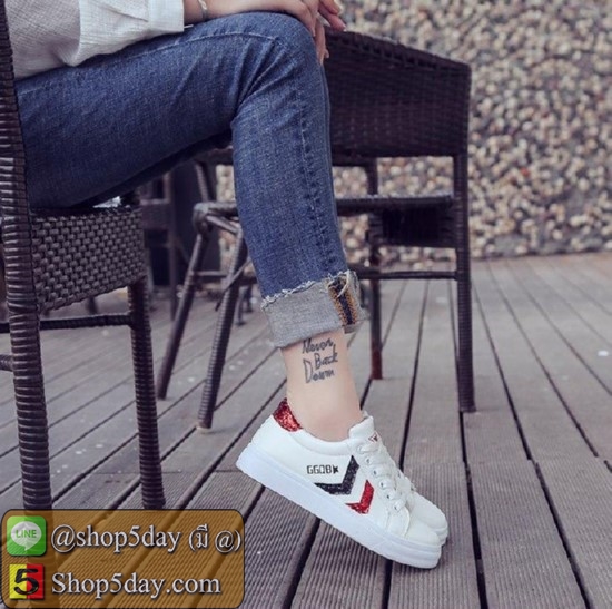 รองเท้าผ้าใบ สไตล์เกาหลี ตกแต่งลายเก๋ๆ (แถบแดง)