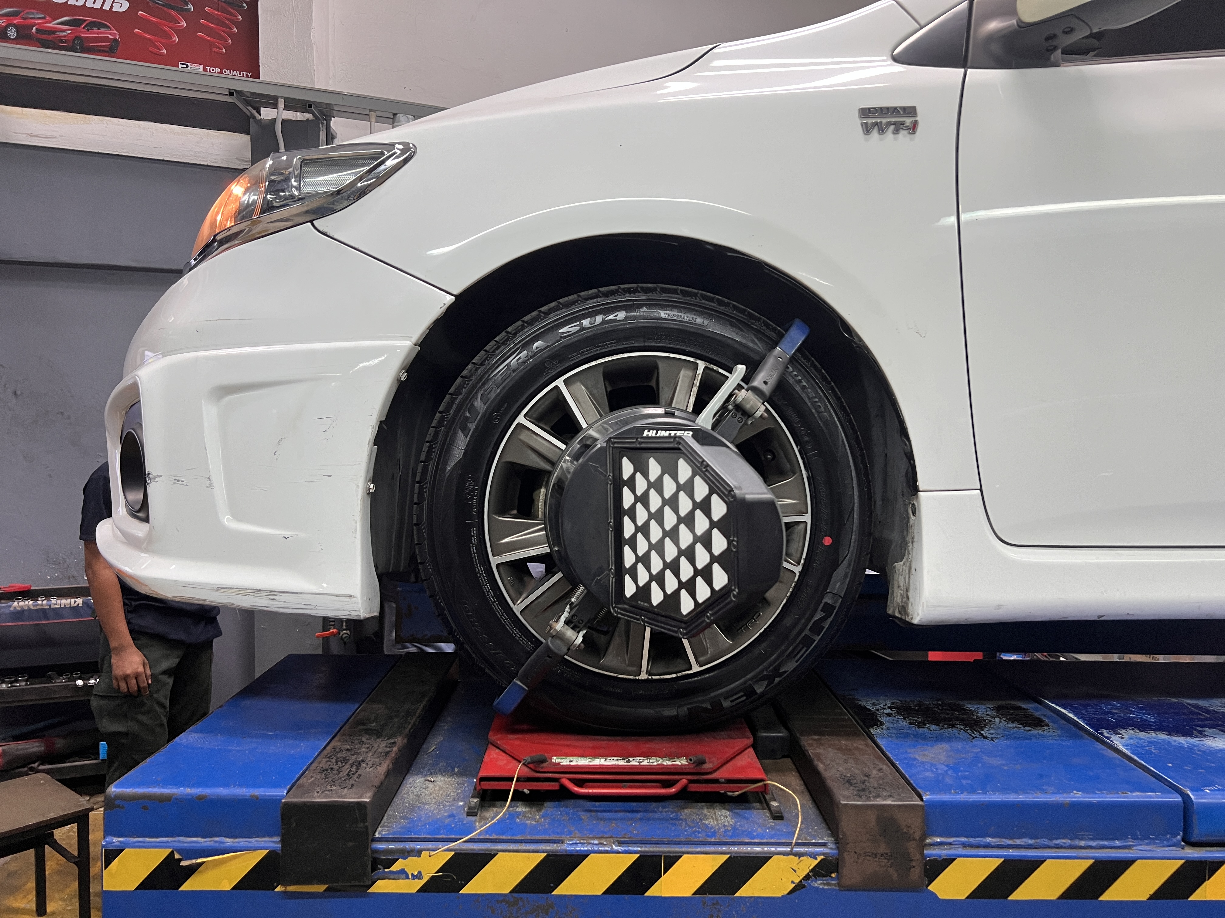 TOYOTA ALTIS เปลี่ยนยางรถยนต์ เน้นใช้งานประจำวัน เลือกใช้งานของดี มีประกัน [+] NEXEN SU4 195/65R15 *ประกันยางจากการใช้งาน 1ปี หรือ 25,000 กม. *เพื่อความสะดวกในการรับบริการ นัดหมายเวลาก่อนเข้ารับบริการทุกครั้งครับ 𝙊𝙪𝙧 𝙎𝙚𝙧𝙫𝙞𝙘𝙚 บริการทางร้านเรารับทำอะไรบ้าง 🔧 มียางรถยนต์ทุกยี่ห้อให้เลือกซื้อ 🔧 โช้คอัพ สปริง 🔧 เช็คช่วงล่าง แก้ปัญหาให้ตรงจุด 🔧 ติดตั้งยางแบบไร้รอย 100% 🔧 บริการสลับยาง ตามอายุ 🔧 บริการล้างลิ้นปีกผีเสื้อ 🔧 บริการเช็คระยะรถยนต์ 🔧 เปลี่ยนถ่ายของเหลวทั้งระบบ 🔧 ตั้งศูนย์ด้วยเครื่อง HUNTER นำเข้าจาก USA สอบถามข้อมูลเพิ่มเติม หรือนัดหมายเข้ารับบริการ ☎️ : 08-6569-1915 ☎️ : 08-6544-5963 Line id : @88rw Tiktok : https://www.tiktok.com/@88rwycrr Youtube : https://youtube.com/@88rw Facebook : https://www.facebook.com/88rwtire Location : https://goo.gl/maps/HrNUAZXPN94KvxZ98?coh=178573&entry=tt #รถยนต์มีปัญหาไม่รู้ต้องแก้ตรงไหน ทางเรายินดี ตรวจหาปัญหาและหาวิธีแก้ บอกลูกค้าก่อนลงมือทำเสมอราคาเป็นธรรมไม่เอาเปรียบ สบายใจคุณลูกค้า ร้านยางเจริญรุ่งเรือง ยินดีต้อนรับครับ