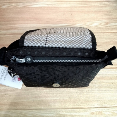 กระเป๋าสะพาย Kipling CROSSBODY BAG วินเทจอ่ะ