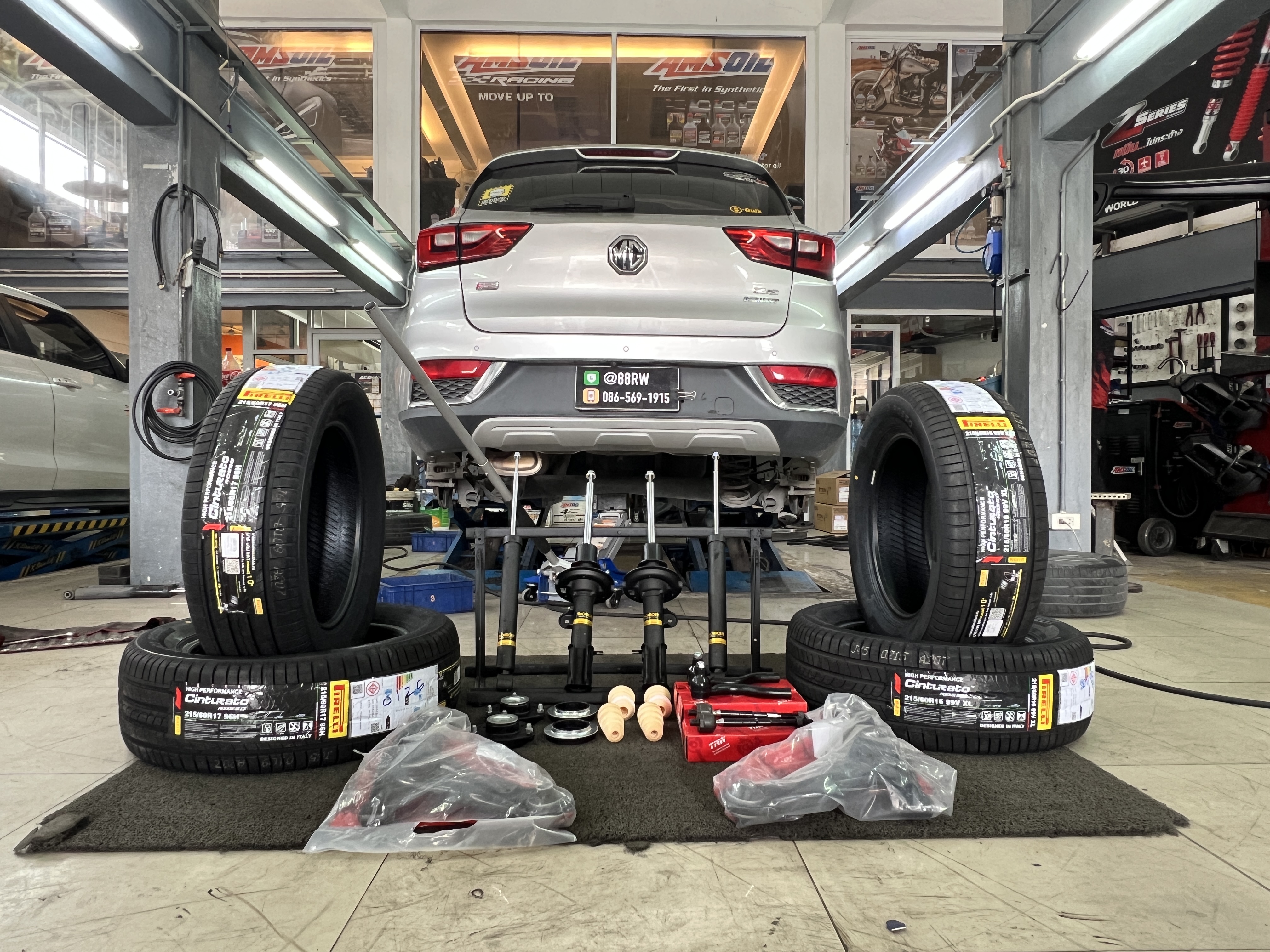 MG ZS เข้ารับบริการเปลี่ยนโช้คอัพ ซ่อมบำรุงช่วงล่าง และเปลี่ยนยางรถยนต์ [+] Pirelli cinturato ross 215/55R17 [+] Monroe oe spectrum [+] ปีกนกล่างเทียบ ตรงรุ่น [+] ชุดลูกหมาก TRW ตรงรุ่น ขอบพระคุณพี่ลูกค้า เมตตาเราครับ🙏 สอบถามข้อมูลเพิ่มเติม หรือ นัดหมายเข้ารับบริการ โทร. 08-6569-1915 Location : https://goo.gl/maps/HrNUAZXPN94KvxZ98? รถยนต์มีปัญหาไม่รู้ต้องแก้ตรงไหน ทางเรายินดี ตรวจหาปัญหาและหาวิธีแก้ บอกลูกค้าก่อนลงมือทำเสมอด้วยราคาเป็นธรรม เวลาบริการ วันจันทร์-วันอาทิตย์ 09:00 น. - 17.30 น. #monroeoespectrum #pirelli #TRW #MGZS #โช้คอัพ #ช่วงล่าง #โช๊ค #ยางรถยนต์