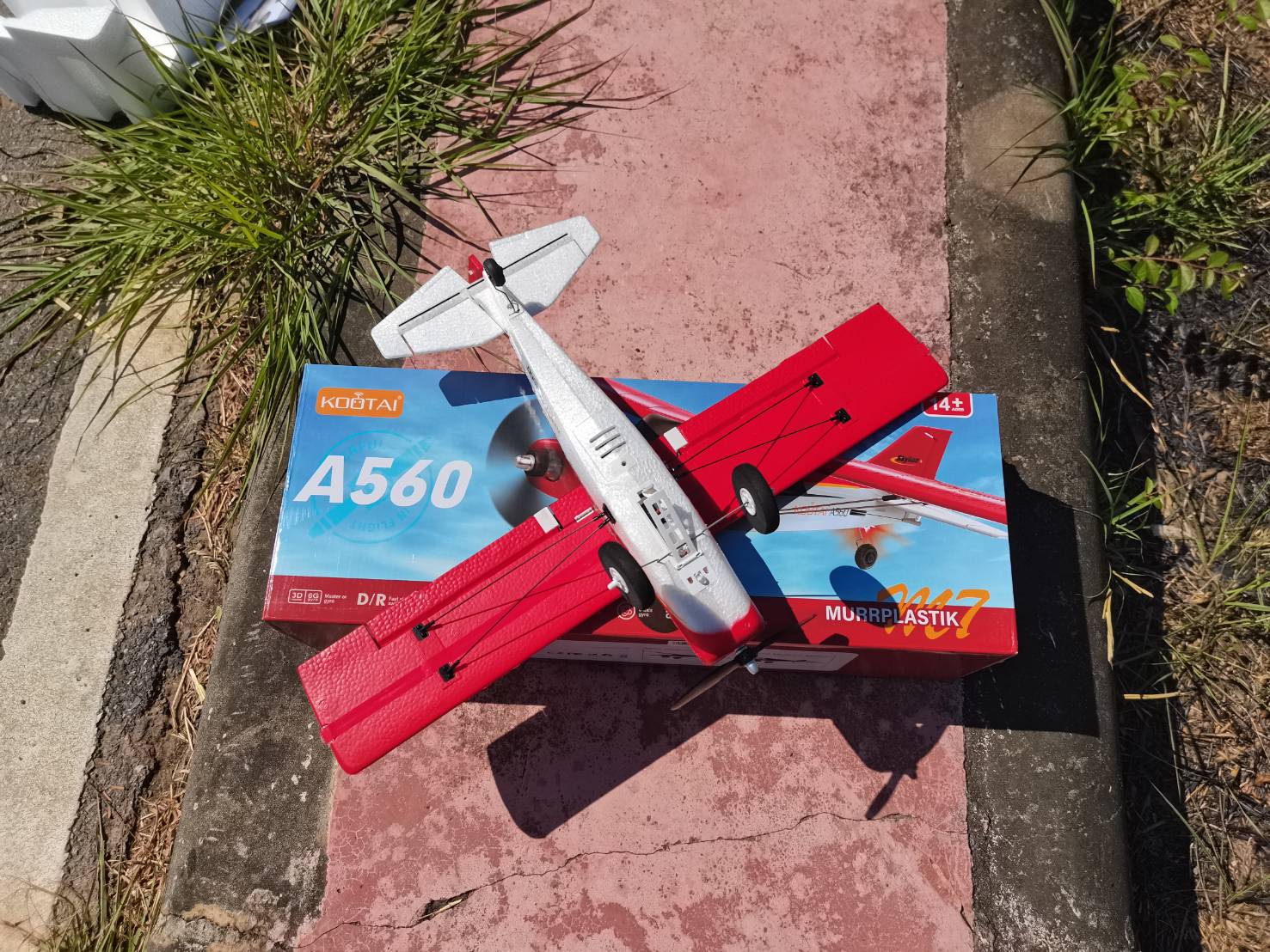 เครื่องบินบังคับ KOOTAI A560 RC 2.4 GHZ 4CH บินไกล 200เมตร EPP 1504 มอเตอร์ Brushless มีไฟ Gliding RC เครื่องบิน RTF