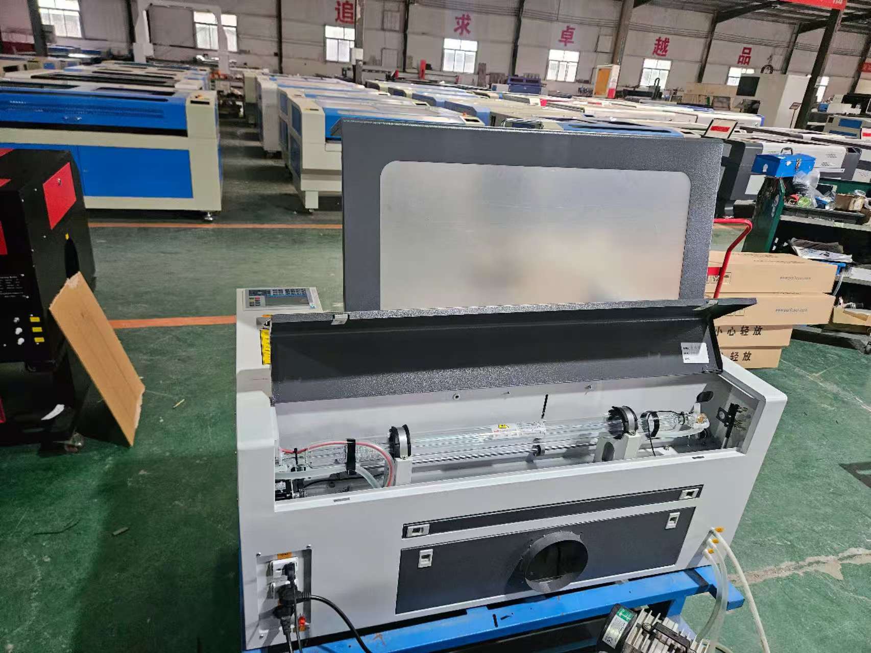เครื่องแกะสลักยิงเลเซอร์รุ่น 4060B 60W สเป็คราชการ