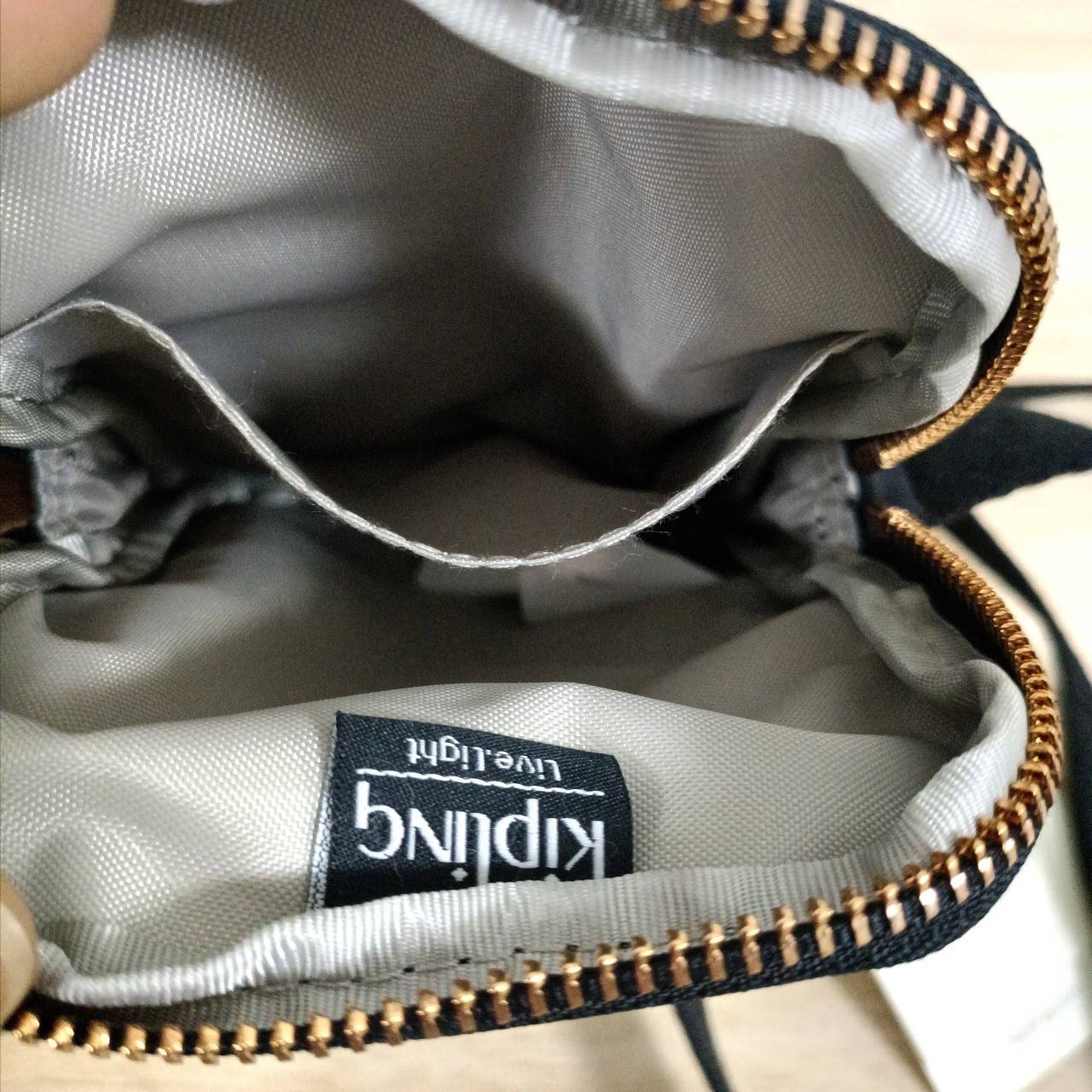 กระเป๋าคิปลิ้ง กระเป๋าใส่มือถือ Kipling Tally