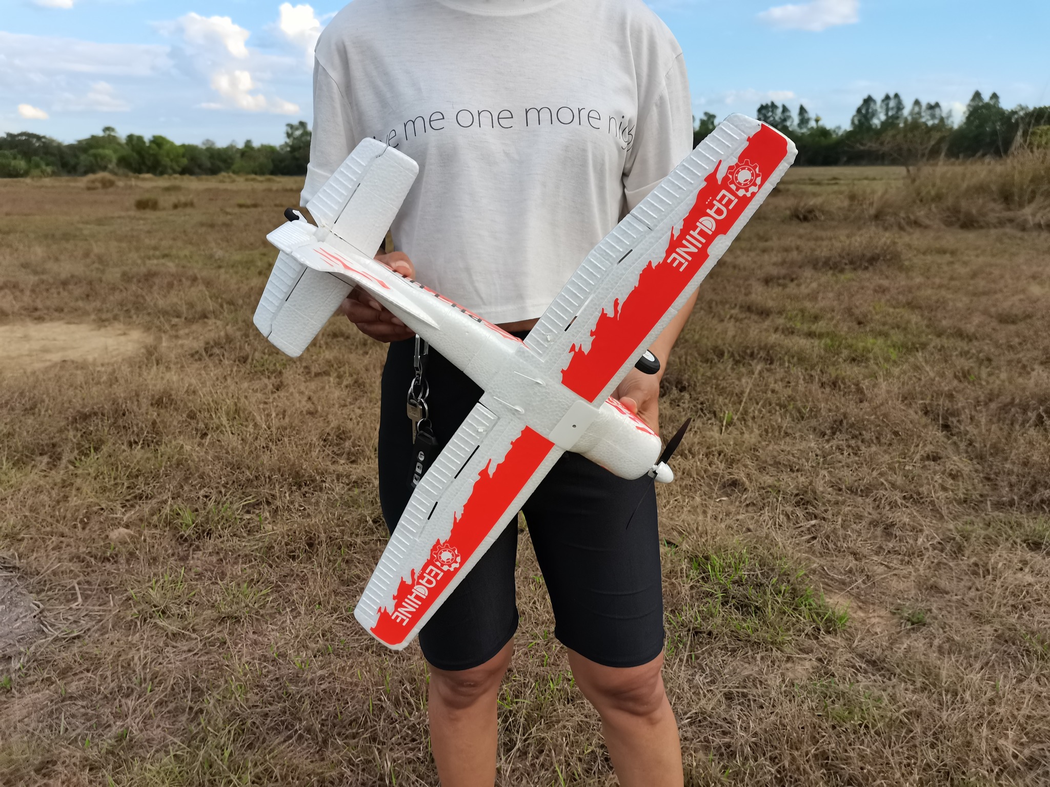 เครื่องบินบังคับวิทยุ Eachine mini cessna182-4Ch 2.4GHZ สินค้าชุดพร้อมเล่น