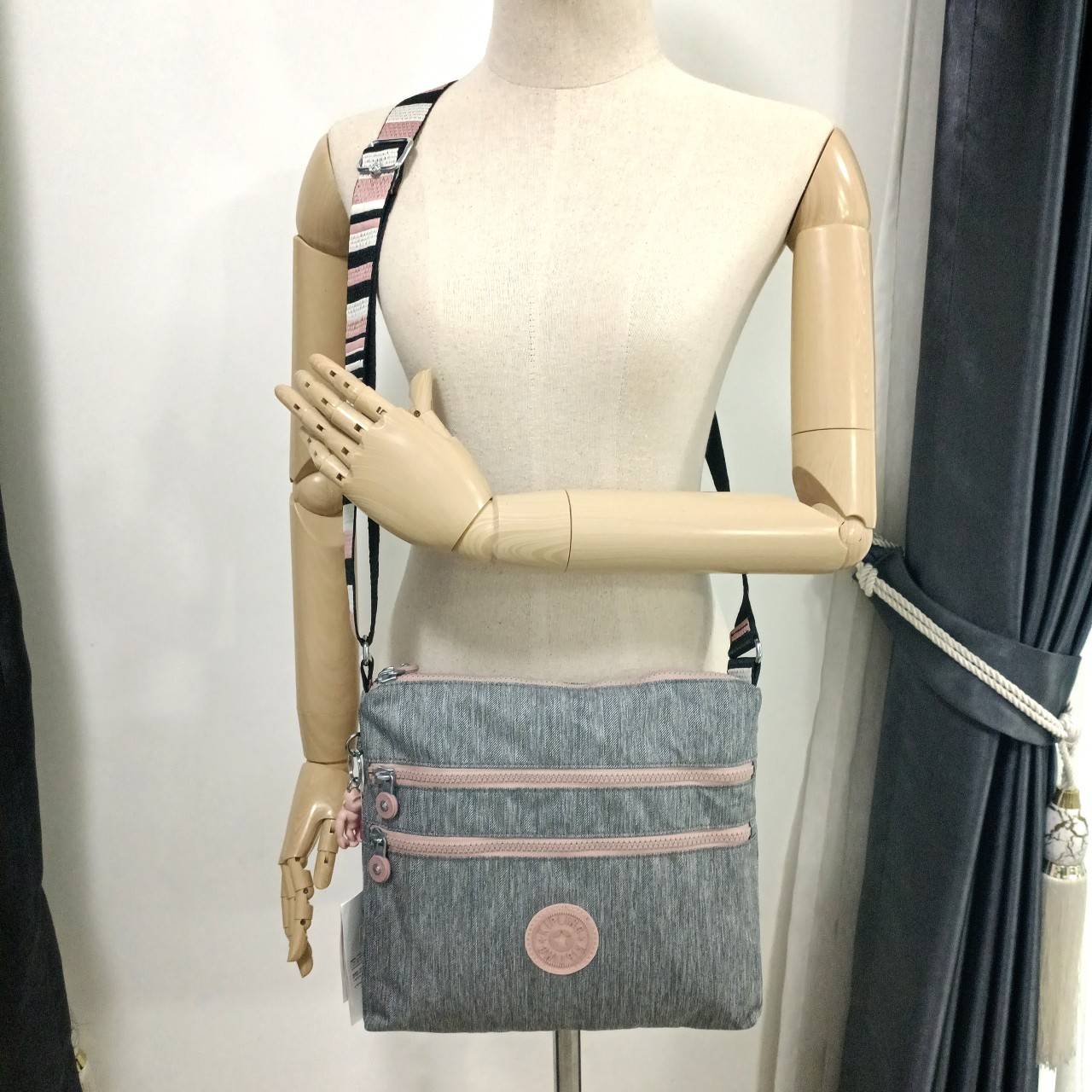 กระเป๋าสะพายข้าง Kipling Ella คิปลิ้ง