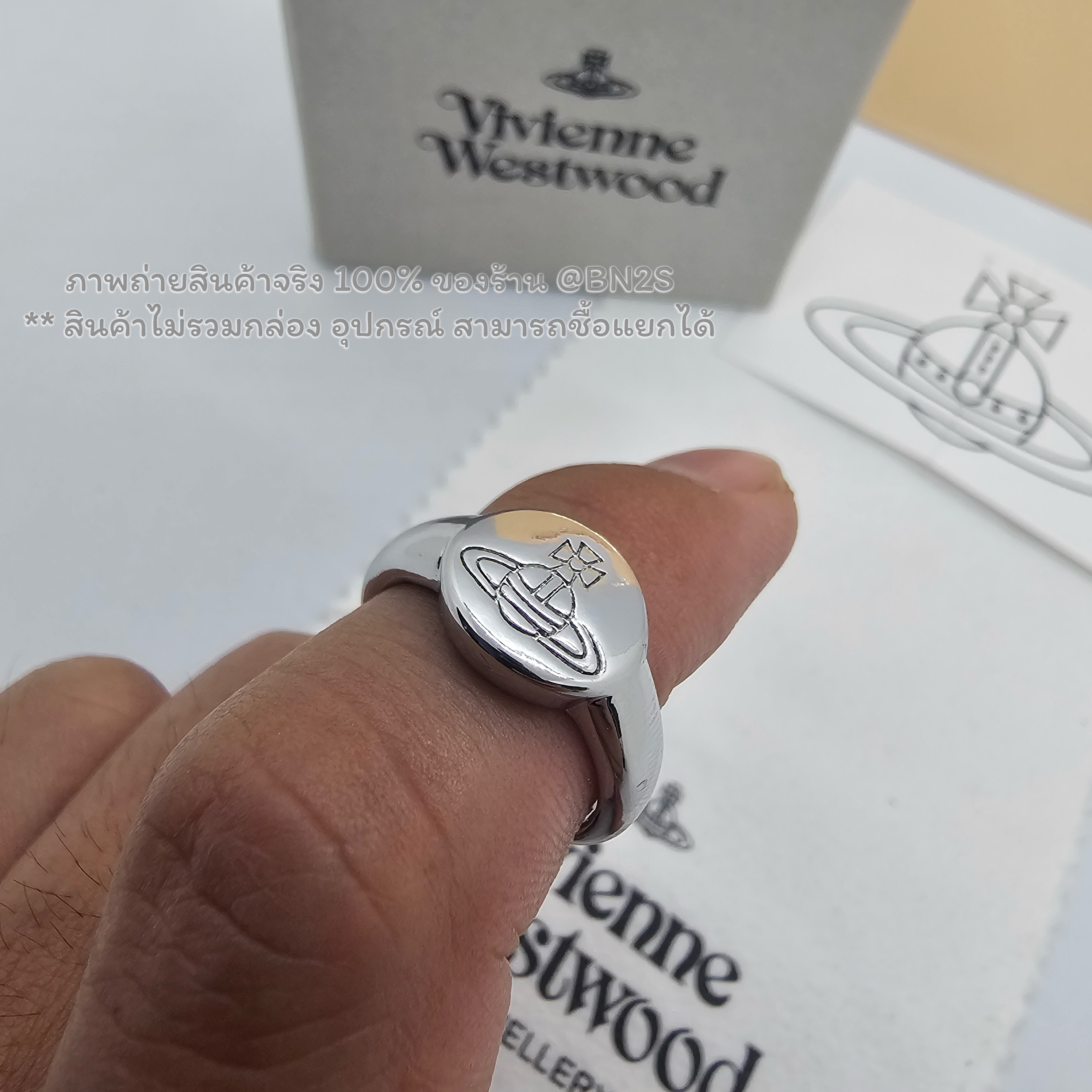 Vivienne Westwood Tilly Ring แหวนวิเวียน แบบปรับได้เอง งานสลักโลโก้ อะไหล่สีเงิน ชาย หญิง ใส่ได้ น่ารัก ราคา 149฿ ไม่รวมกล่อง