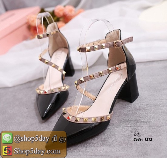 รองเท้าคัทชู สไตล์วาเลน เรียบหรู ทรงสวย แต่งหมุดฟรุ๊งฟริ๊ง หนังแก้ว (สีดำ)