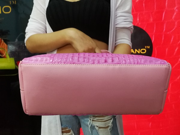 กระเป๋าถือหนังจระเข้แท้ สีชมพู รหัส CRW1217W-10-PI1
