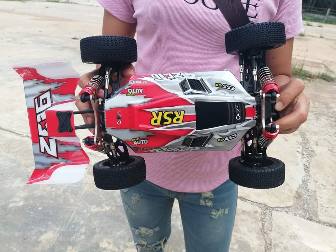 รถบังคับวิทยุ WLtoys 144001 2.4GHz RC 1/14 scale 4WD ชุดพร้อมเล่นโช๊คอัลลู พร้อมระบบเฟืองโลหะ