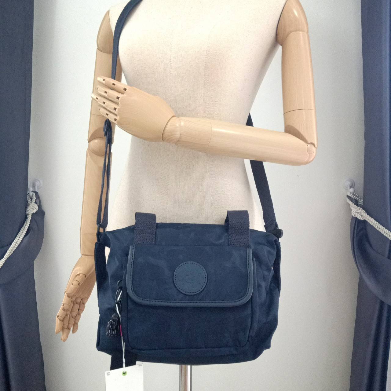 KIPLING BRYNNE Satin Camo กระเป๋าถือ สะพายข้าง