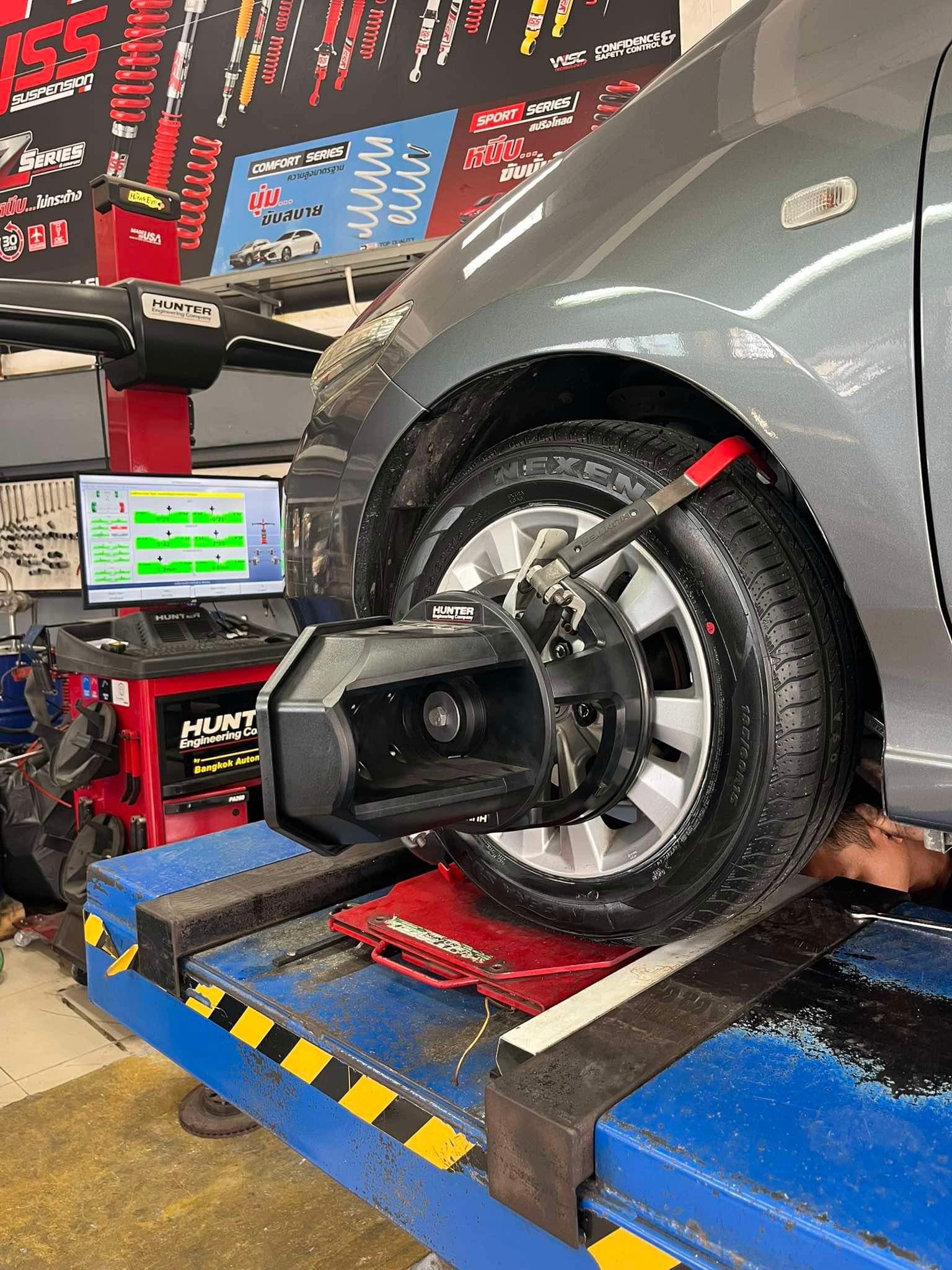 HONDA CITY เข้ารับบริการเปลี่ยนยางรถยนต์ [+] NEXEN SU4 185/60R15 #ถ่ายให้เป๊ะแชร์ให้ปังกับยางNexen #เส้นต่อไปใช้เน็กเซ็น #nexentirethailand #nexentire #ยางรถยนต์ *เฉาพาะ NEXEN Pirelli ประกันยาง 1 ปี หรือ 25,000 กม. บาด บวม เบียด แตก ระเบิด เปลี่ยนเส้นใหม่ ครับ *เพื่อความรวดเร็วนัดหมายก่อนเข้ารับบริการครับ 𝙊𝙪𝙧 𝙎𝙚𝙧𝙫𝙞𝙘𝙚 บริการทางร้านเรารับทำอะไรบ้าง 👉มียางรถยนต์ทุกยี่ห้อให้เลือกซื้อ 👉โช้คอัพ สปริง 👉เช็คช่วงล่าง แก้ปัญหาให้ตรงจุด 👉ติดตั้งยางแบบไร้รอย 100% 👉บริการสลับยาง ตามอายุ 👉บริการล้างลิ้นปีกผีเสื้อ 👉บริการเช็คระยะรถยนต์ 👉เปลี่ยนถ่ายของเหลวทั้งระบบ 👉ตั้งศูนย์ด้วยเครื่อง HUNTER นำเข้าจาก USA สอบถามข้อมูลเพิ่มเติม หรือนัดหมายเข้ารับบริการ ☎️ : 08-6569-1915 ☎️ : 08-6544-5963 Line id : @88rw Facebook : https://www.facebook.com/88rwtire Location : https://goo.gl/maps/HrNUAZXPN94KvxZ98? #รถยนต์มีปัญหาไม่รู้ต้องแก้ตรงไหน ทางเรายินดี ตรวจหาปัญหาและหาวิธีแก้ บอกลูกค้าก่อนลงมือทำเสมอราคาเป็นธรรม #nexentires