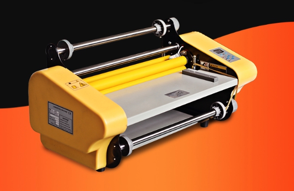 เครื่องเคลือบฟิล์ม รุ่น RM 358 Laminating Machine