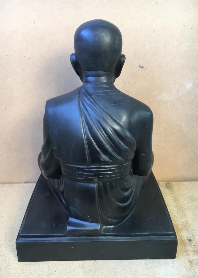 พระบูชาหลวงพ่อทวด วัดช้างให้ จังหวัดปัตตานี เนื้อทองเหลืองรมดำ พ.ศ.๒๕๓๙ หน้าตัก ๙ นิ้ว