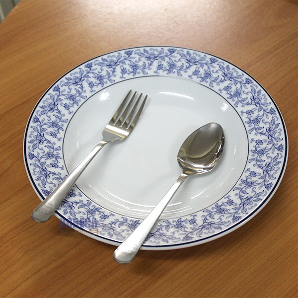 จานลึก 23.5ซม. ลายคอตตอนโรส ตราโรยัล พอซเลน