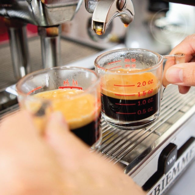 แก้วตวง 2 shot มีหูจับ Measuring cup 2 shot with handle DELISIO (1ชิ้น) จำหน่ายโดย ทีอีเอ