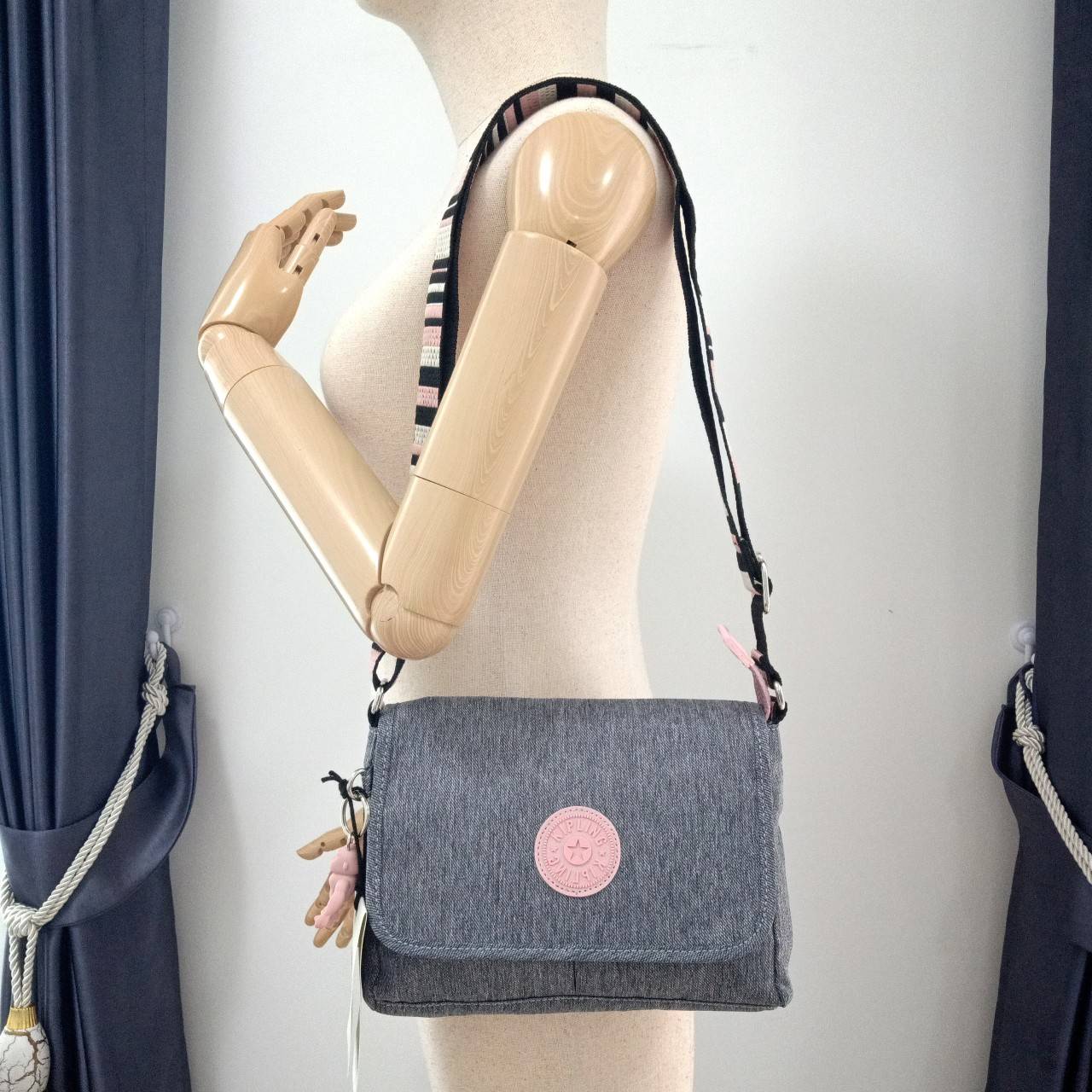 Kipling Shayna กระเป๋าสะพายไหล่ กระเป๋า ไนล่อน แท้