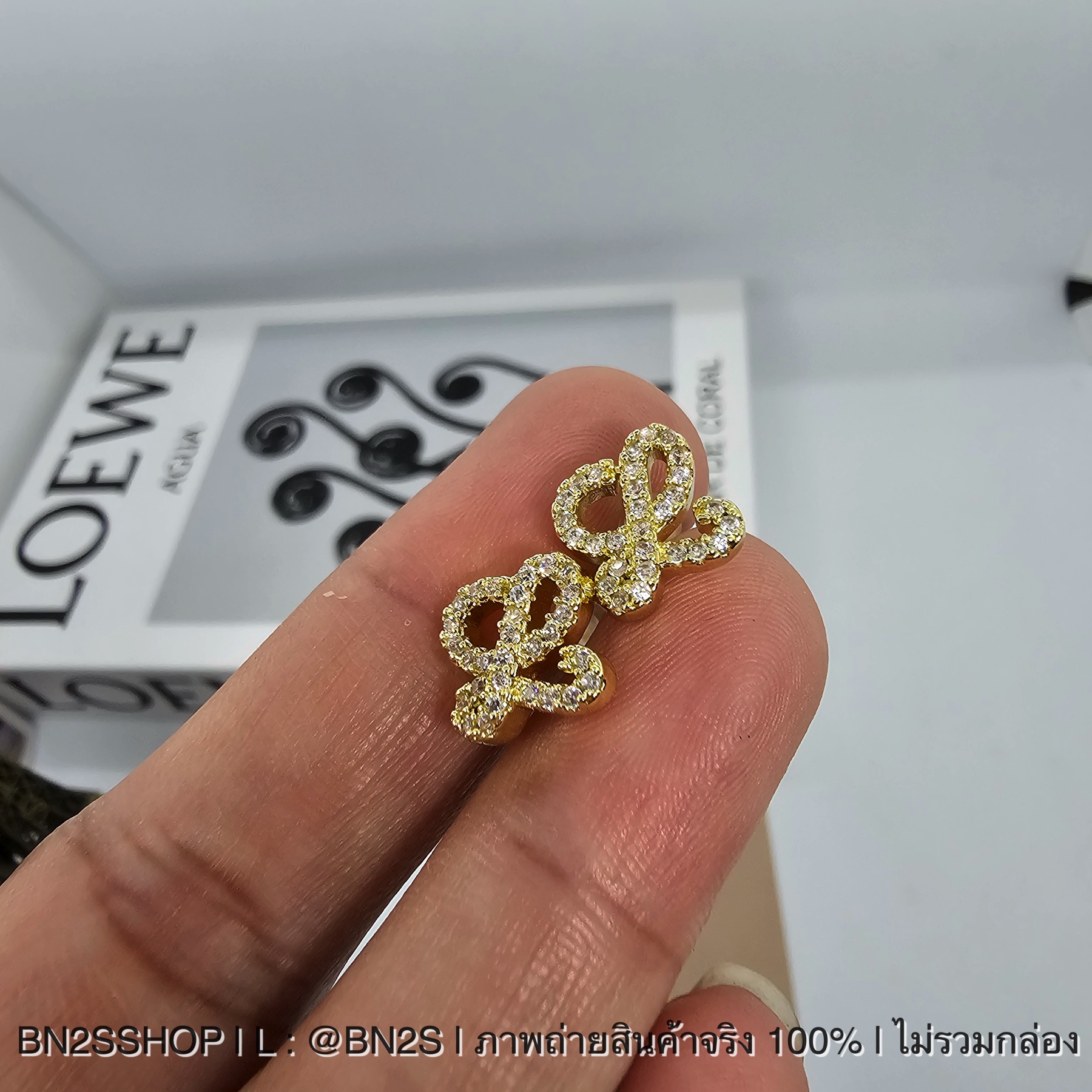 Loewe Annagram Stud Earrings ต่างหูสตั๊ด อะไหล่ทอง ประดับเพชร งานสวย