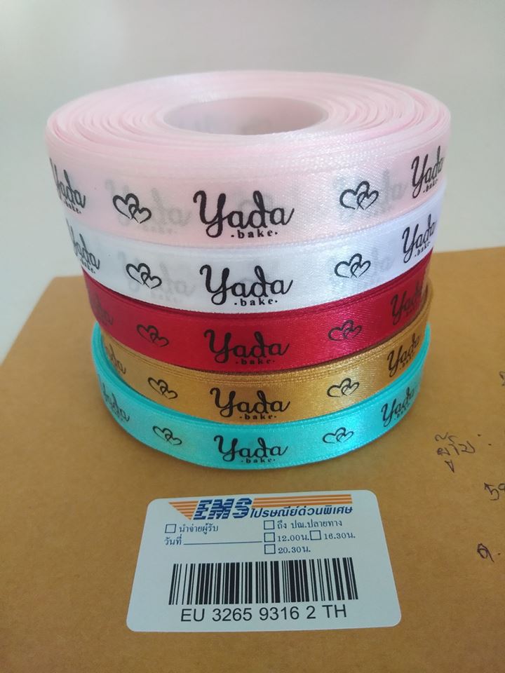 ป้ายคอเสื้อ เนื้อริบบิ้นซาติน 1.3 ซม. ริบบิ้นคละสี พิมพ์ดำ 5 ม้วน