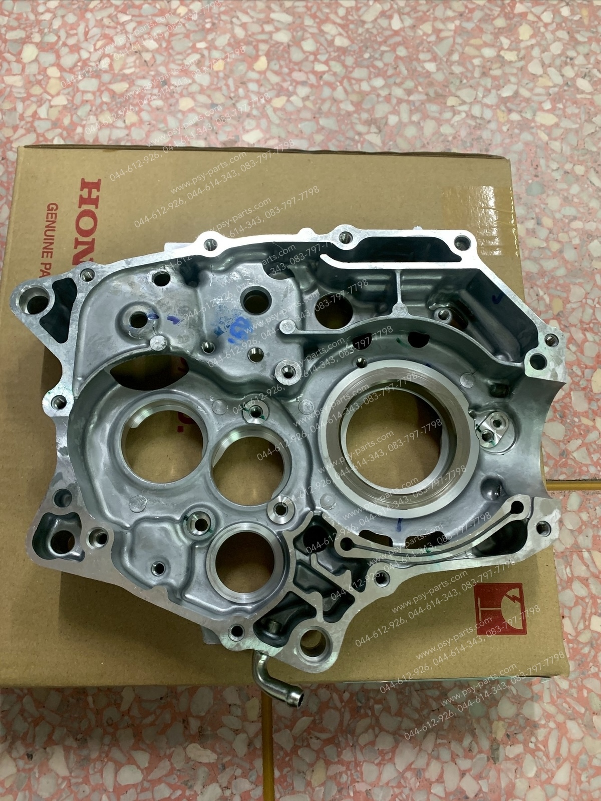 แคร้งเครื่องตัวกลาง WAVE 110-I/21 แท้ๆ ด้านขวา 11100-K1M-T01