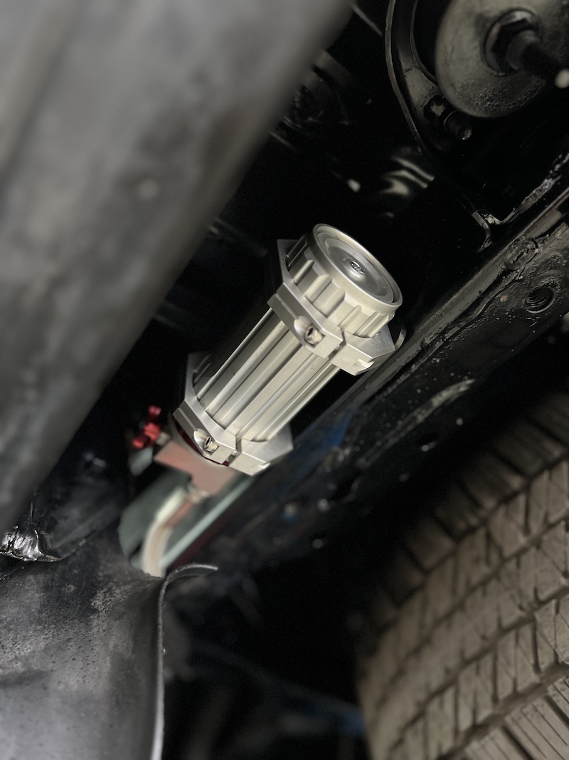 เมื่อ Toyota Fortuner Legender เข้ามาที่ร้านยางเจริญรุ่งเรือง เราจัดเต็มชุดใหญ่เพื่อความปลอดภัยและสมรรถนะขั้นสุด! งานนี้จัดเต็มชุดใหญ่เพื่อสมรรถนะสูงสุด! ✅ ช่วงล่างเหนือระดับ: ติดตั้ง โช้คอัพ YSS X-PERT ตัวท็อป พร้อม สปริง YSS Performance Fullset เพื่อการขับขี่ที่นุ่มนวลแต่ยังคงความหนึบแน่น และมั่นใจทุกสถานการณ์ ✅ ระบบบังคับเลี้ยวสมบูรณ์แบบ: เปลี่ยนลูกหมากชุดใหญ่ของ ตอง 5 ญี่ปุ่นแท้ ทั้งลูกแร็ค ลูกหมากคันชัก ลูกหมากปีกนกล่าง และลูกหมากกันโคลง เพื่อการควบคุมที่แม่นยำและปลอดภัย ✅ อัปเกรดระบบเบรก: ติดตั้ง ผ้าเบรก Nexzter PRO SPEC คู่กับ จานเบรก TRW XPS ที่ให้แรงเบรกสูง ทนความร้อนเยี่ยม และมั่นใจในทุกจังหวะเบรก สิ่งที่ลูกค้าจะได้รับ: + ความปลอดภัยขั้นสุด: ระบบช่วงล่างและเบรกที่ทำงานร่วมกันอย่างสมบูรณ์แบบ + ฟีลลิ่งการขับขี่ที่ดีขึ้น: รถนุ่มนวลขึ้น, เกาะถนนดีขึ้น, เข้าโค้งได้อย่างมั่นใจ + จบครบในที่เดียว: ทีมช่างผู้เชี่ยวชาญดูแลการติดตั้งอย่างพิถีพิถัน พร้อมบริการตั้งศูนย์ด้วยเครื่องมือที่ทันสมัย เหมาะสำหรับใคร? + ลูกค้าที่ต้องการยกระดับ Performance ให้ดีที่สุดในทุกด้าน + ผู้ที่ให้ความสำคัญกับความปลอดภัยและสมรรถนะของรถเป็นอันดับแรก 👉 ยกระดับรถคุณให้เหนือกว่าใคร ด้วยบริการติดตั้งชุดใหญ่จาก #ยางเจริญรุ่งเรือง 📌 สอบถามข้อมูลเพิ่มเติม หรือนัดหมายเข้ารับบริการ ☎️ : 08-6569-1915 ☎️ : 08-6544-5963 💬 Line id : @88rw 📍 Location : https://goo.gl/maps/HrNUAZXPN94KvxZ98 🌐 Facebook : https://www.facebook.com/88rwtire #Toyota #Fortuner #Legender #FortunerLegender #YSS #YSSSuspension #โช้คอัพ #ลูกหมาก #Nexzter #TRW #เบรก #ช่วงล่าง #ยางเจริญรุ่งเรือง #นนทบุรี #งามวงศ์วาน