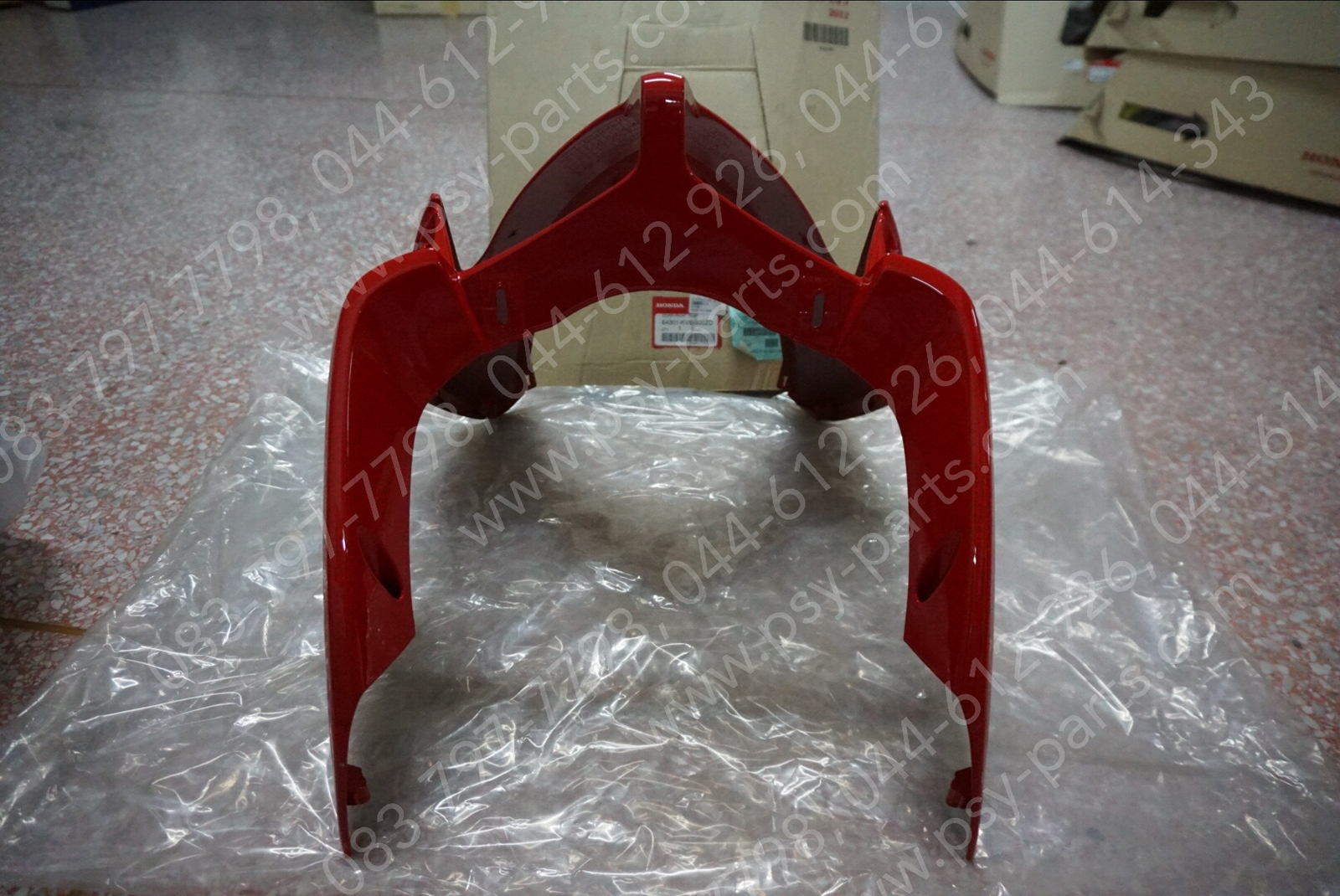 หน้ากากไฟหน้า CLICK แท้ๆ สีแดงสด (R263) 64301-KVB-900ZD