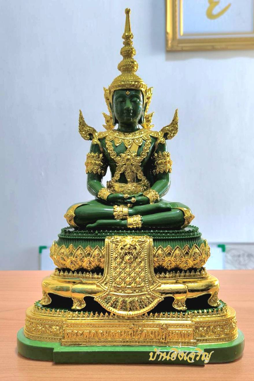 พระแก้วมรกต สีหยกปิดทอง ทรงเครื่องฤดูร้อน หน้าตัก5นิ้ว ฐาน9นิ้ว 14 นิ้ว