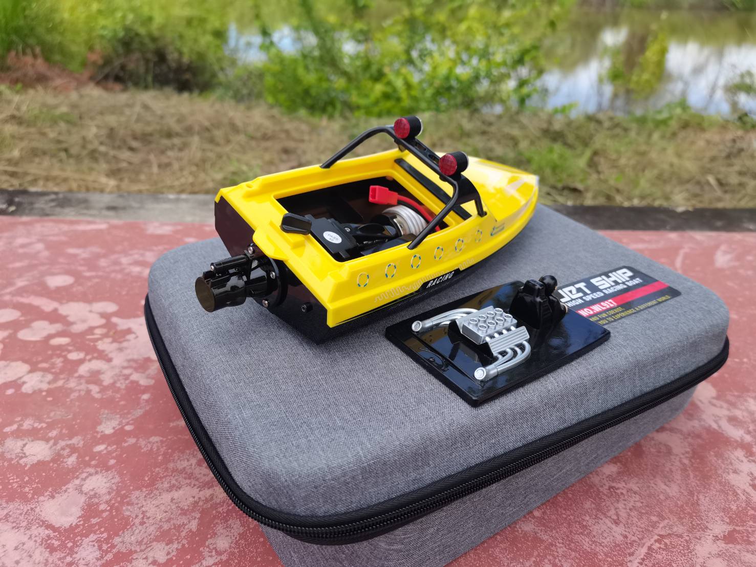 เรือบังคับวิทยุ แนวแข่งขัน WL-TOYS WL-917 RACHING ความเร็ว 16 KM/H วิทยุควบคุมแบบ 2.4 GHZ ขนาดเล็กกระทัดรัด ระบบขับเคลื่อนด้วยปั๊มน้ำแบบเทอร์โบเจ๊ด สินค้าชุดพร้อมเล่น