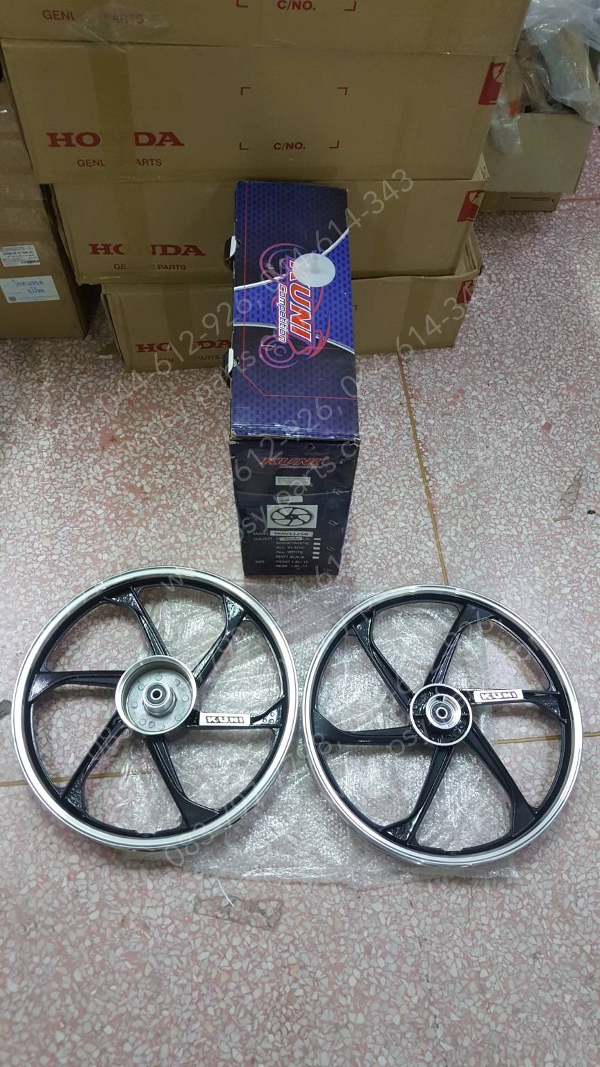 ล้อแม็กคู่ WAVE 125 ดิสก์เบรค (ขอบ 17) สีดำปัดขอบ (จานดิสก์โค้ง 4 รู)