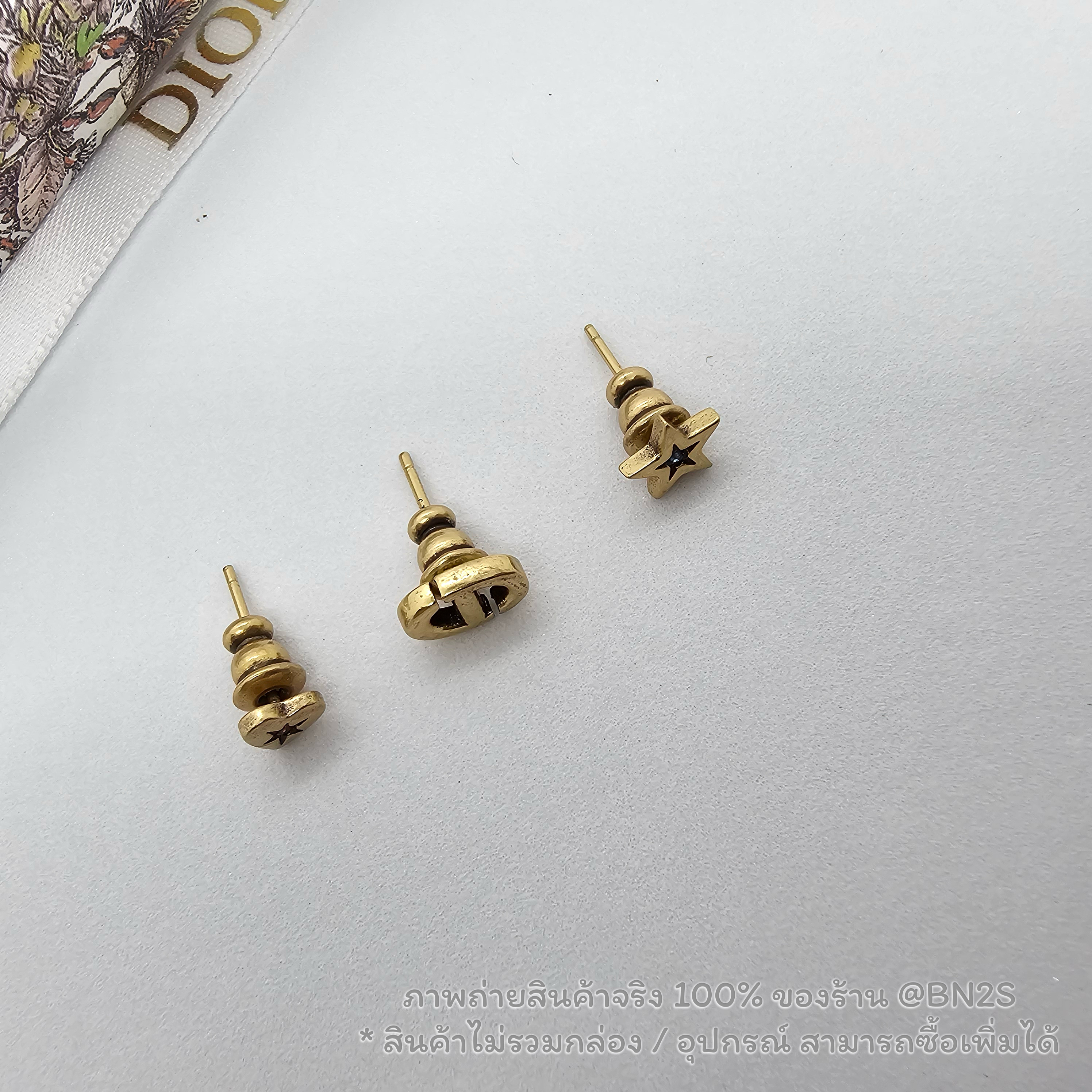 [ออริ] Christain Dior Lucky Charms Set of Stud Earrings Antique Gold-Finish Metal ต่างหู ชุดเช็ท 3 ชิ้น อะไหล่ทองปัดเงาดำ มีถุงกระดาษ ซองซิปล็อค *ไม่รวมกล่อง