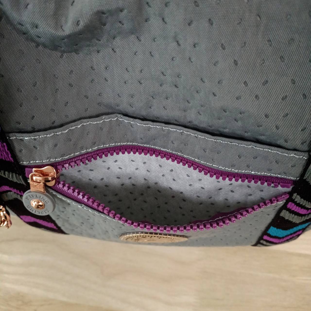 KIPLING กระเป๋าสะพายไหล่ คิปลิ้ง โท้ท Art M Tote Bag