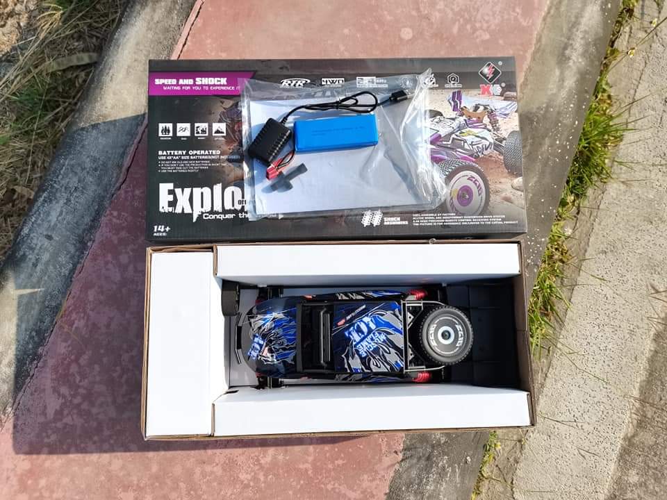 รถบังคับวิทยุ: Wltoys Item No:124018 มาตราส่วน: 1/12 ความเร็วสูงสุด: 60 กม. / ชม ระบบพลังงาน ESC: แผงวงจรรวม Motor:550 brushed motor