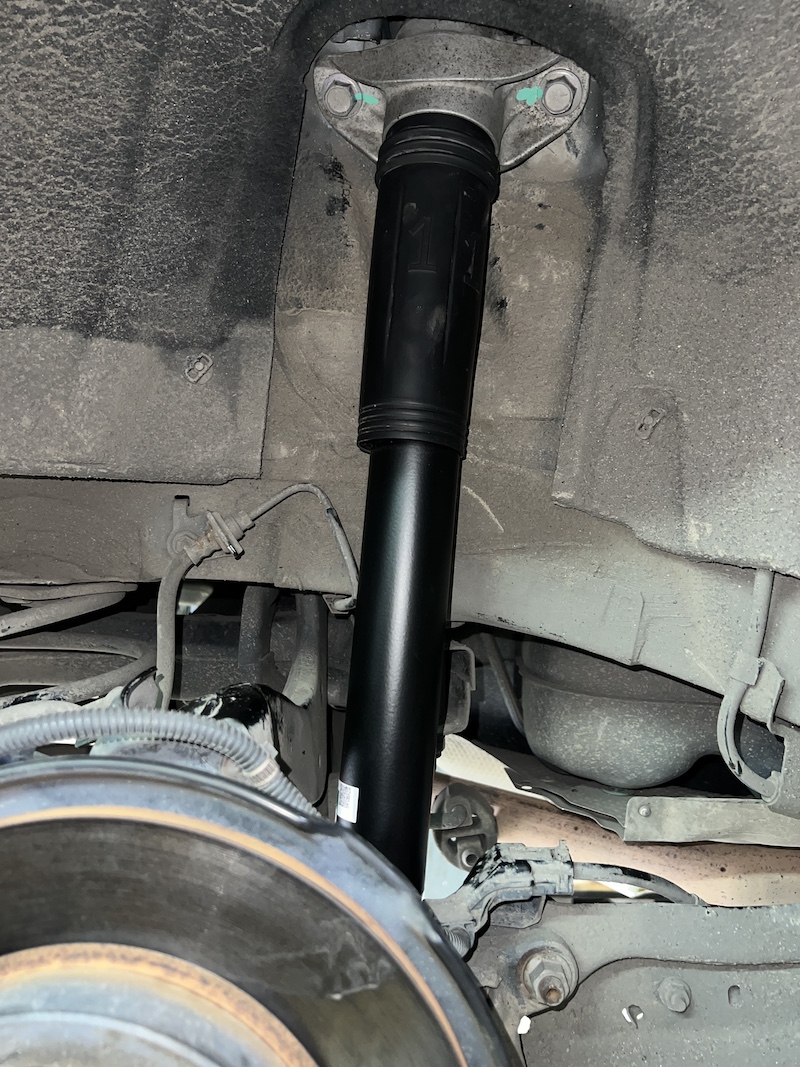Toyota Altis2020+ ติดตั้งโช้คอัพ Tein EnduraPro Basic พร้อมอะไหล่ส่วนควบใหม่ทั้งหมด สิ่งที่จะได้รับหลังจากติดตั้ง: ฟีลลิ่งหนึบแน่นสไตล์ญี่ปุ่น: โช้คอัพ Tein EnduraPro Basic ให้ความหนึบแน่นที่เหนือกว่าโช้คเดิม แต่ยังคงความนุ่มนวลไว้ เทคโนโลยี H.B.S.: ช่วยดูดซับแรงกระแทกในจังหวะยุบตัวสุด ลดอาการกระดอนเมื่อเจอหลุมหรือคอสะพาน คุณภาพมาตรฐาน OEM: ผลิตจากวัสดุคุณภาพสูง ทนทาน และติดตั้งแทนของเดิมได้ทันที ไม่ต้องดัดแปลง ความมั่นคงที่เพิ่มขึ้น: รถทรงตัวได้นิ่งขึ้น เข้าโค้งมั่นใจ ลดอาการโคลงเคลง เหมาะสำหรับใคร? เจ้าของ Altis รุ่นใหม่ที่ต้องการความหนึบและมั่นคงในการขับขี่ประจำวัน ผู้ที่ต้องการอัปเกรดความทนทานและความปลอดภัยของช่วงล่าง โดยไม่ต้องการโหลดเตี้ย 👉 สำหรับเจ้าของ Altis ที่อยากได้ฟีลลิ่งขับขี่ที่มั่นใจกว่าเดิม Tein EnduraPro Basic คือคำตอบ! 📌 สอบถามข้อมูลเพิ่มเติม หรือนัดหมายเข้ารับบริการ ☎️ : 08-6569-1915 ☎️ : 08-6544-5963 💬 Line id : @88rw 📍 Location : https://goo.gl/maps/HrNUAZXPN94KvxZ98 🌐 Facebook : https://www.facebook.com/88rwtire #Toyota #Altis #Altis2020 #Tein #EnduraPro #โช้คอัพ #ช่วงล่าง #ยางเจริญรุ่งเรือง #นนทบุรี #งามวงศ์วาน #ยางรถยนต์นนทบุรี #ช่วงล่างรถยนต์ #โช้คอัพรถยนต์