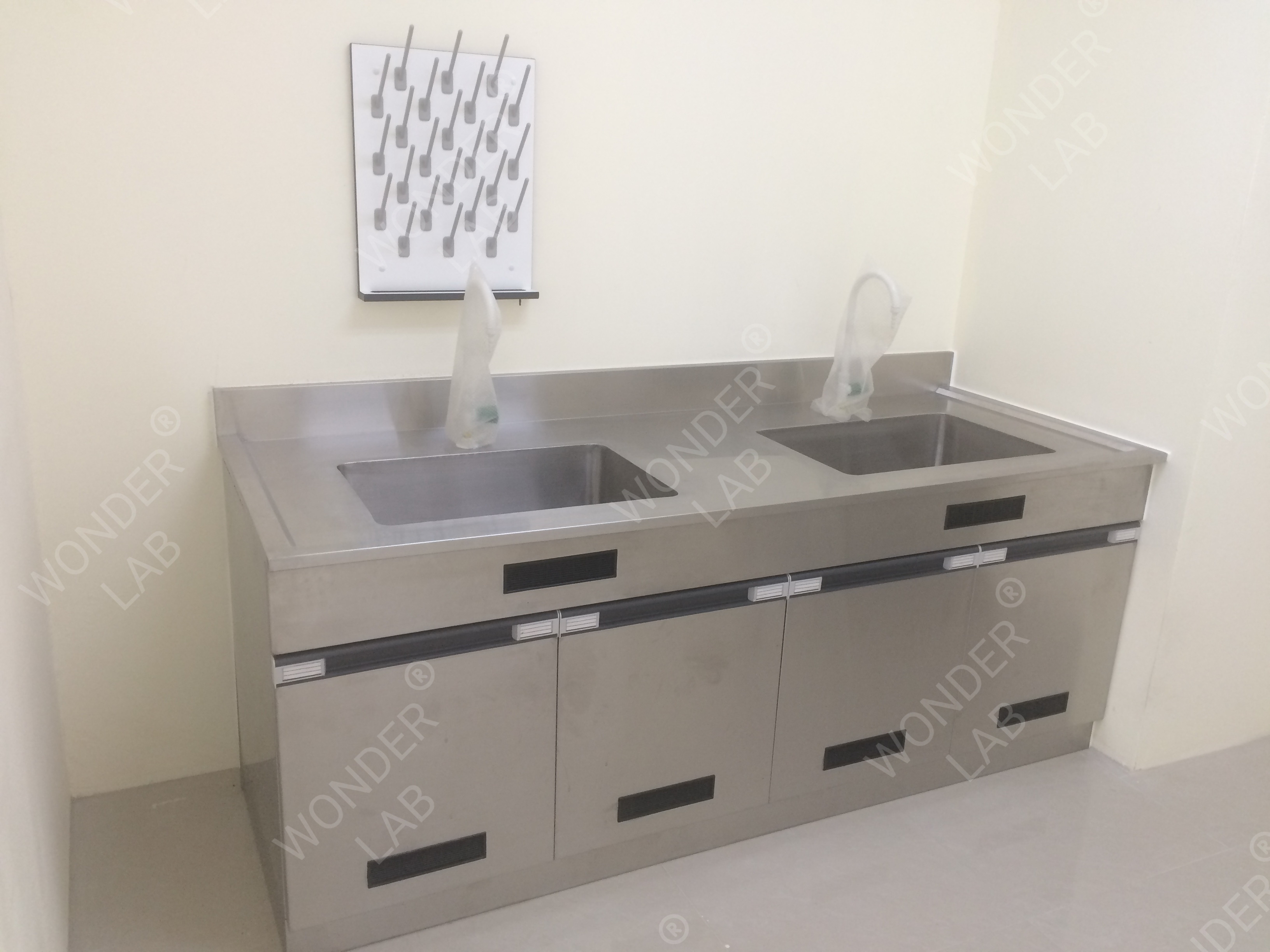 เฟอร์นิเจอร์ห้องปฏิบัติการ (สแตนเลส) Stainless Lab Furniture