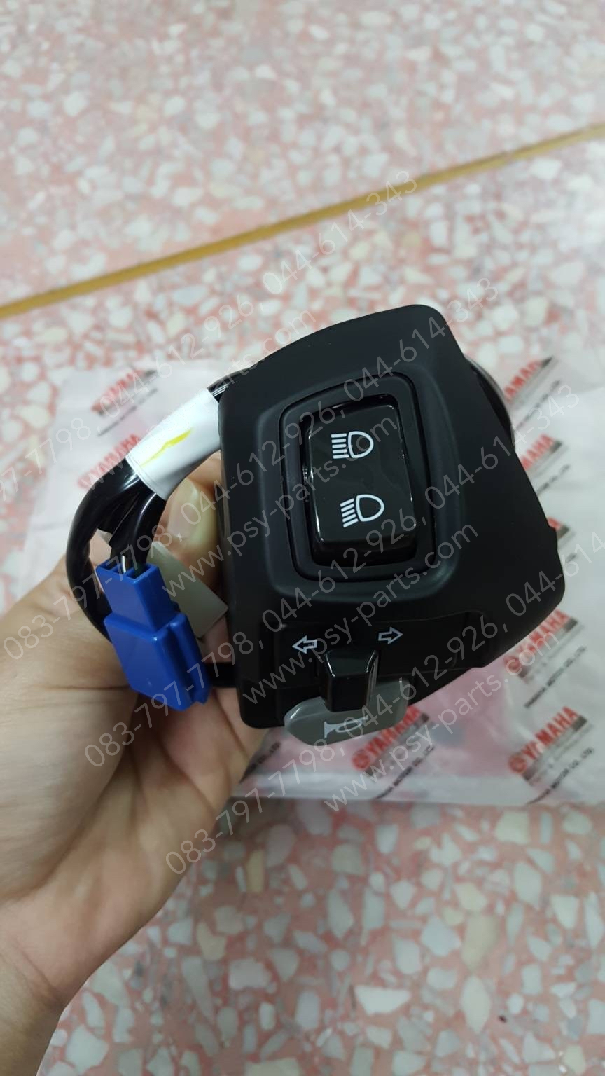 สวิทช์แฮนด์ AEROX แท้ๆ ซ้าย BF6-H3973-00