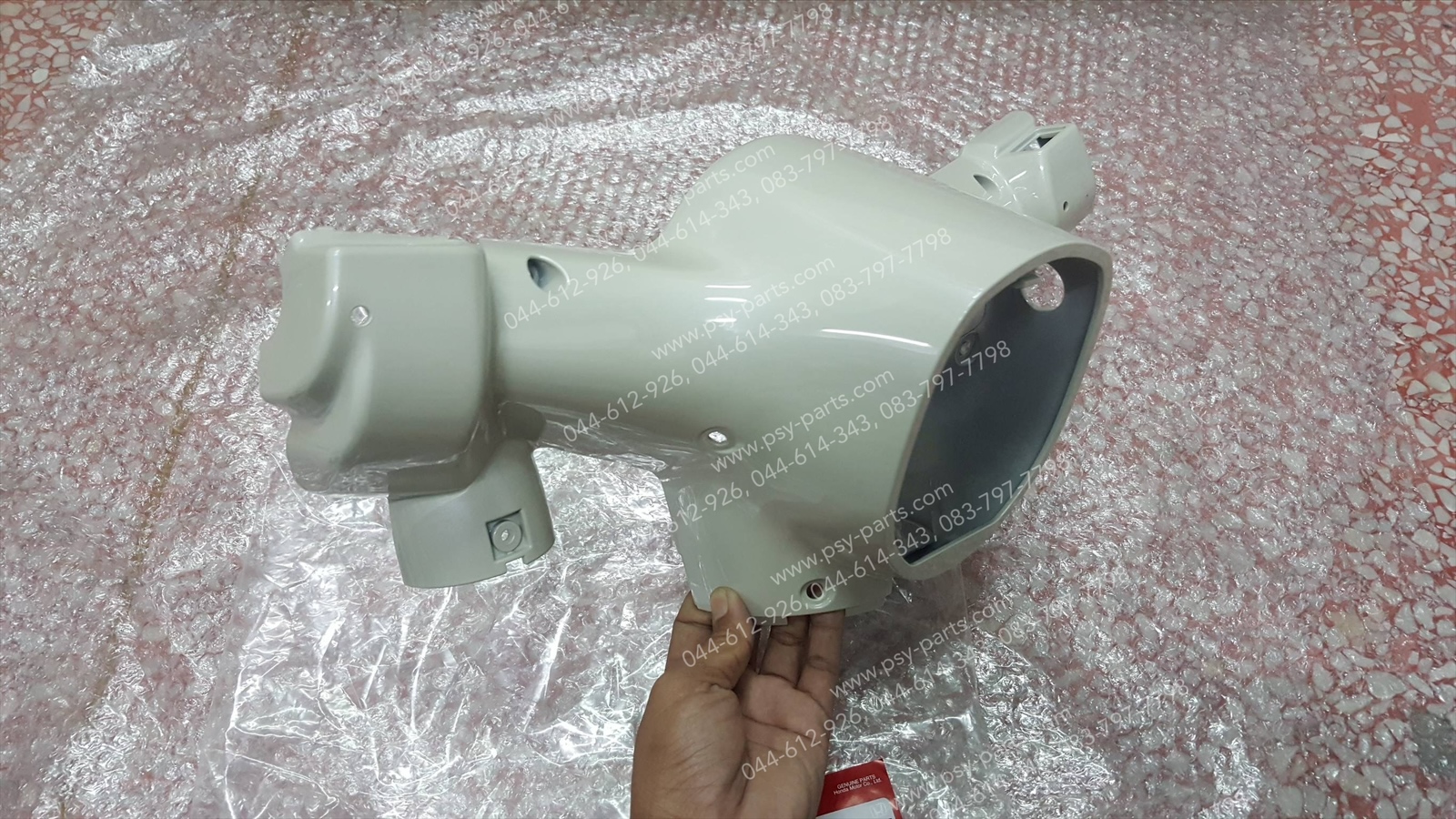 เสื้อไฟหน้าตัวล่าง DREAM SUPER CUB/ไฟกลม แท้ๆ สีขาวครีม (C13P) 53206-K1M-T00ZE